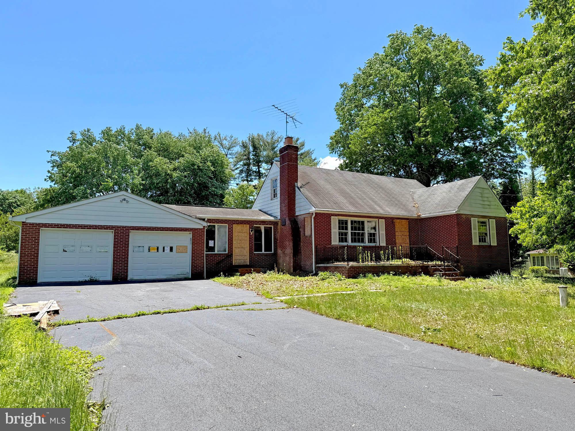 REAL ESTATE AUCTION featuring ON SITE and SIMULCAST ONLINE BIDDING!! Online  Bidding Opens - Wednesday, June 10, 2026. Live On Site Auction - Thursday, June 11, 2026 at 2:00 PM. List price is opening bid only. Live Auction Bidders – a $35,000 deposit, payable by cashier’s check, will be required of the purchaser at time and place of sale. Online Auction Bidders – a $35,000 deposit, payable by cashier’s check or wire, will be required of all online bidders prior to the start of the live auction. The deposit will be held in escrow until the completion of the auction and will be retained from the winning bidder. Other bidder deposits will be returned within one business day. Owner’s sale of a brick traditional home on a 0.87 acre mature lot in the Evergreen Heights neighborhood in Bel Air. Located immediately west of Emmorton Road/S. Main Street, the property is less than 2 miles from the heart of Downtown Bel Air to the north, Emmorton Road commercial corridor to the south, with a number of major employers nearby. The home, in need of renovation, sits prominently atop a gently sloping lot, a warm invitation to the residents and guests alike. The auction provides an opportunity to purchase a home, renovate to one’s own taste and layout, and with ample upside potential for resale or built-in equity.