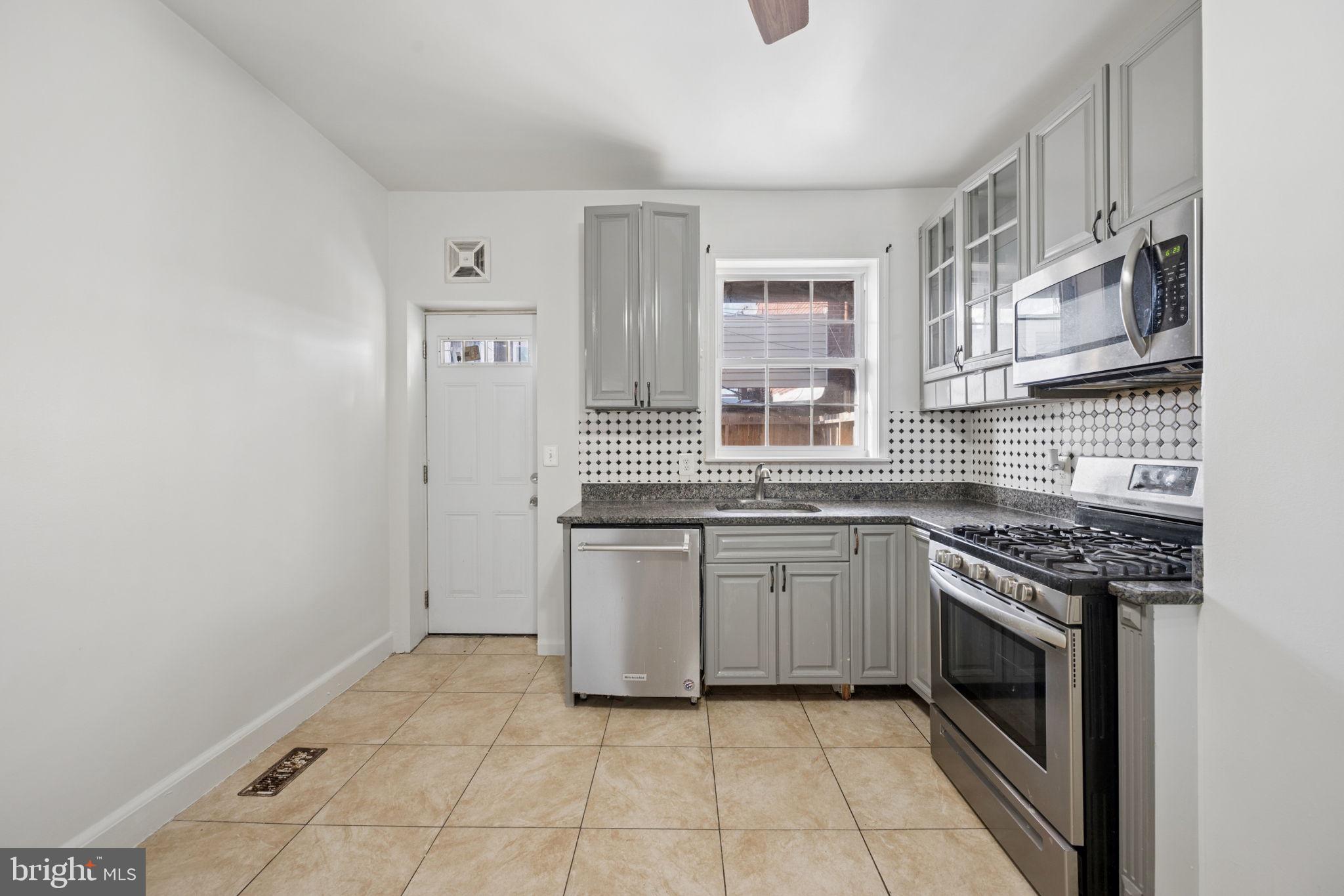 HIGHLANDTOWN - Residential