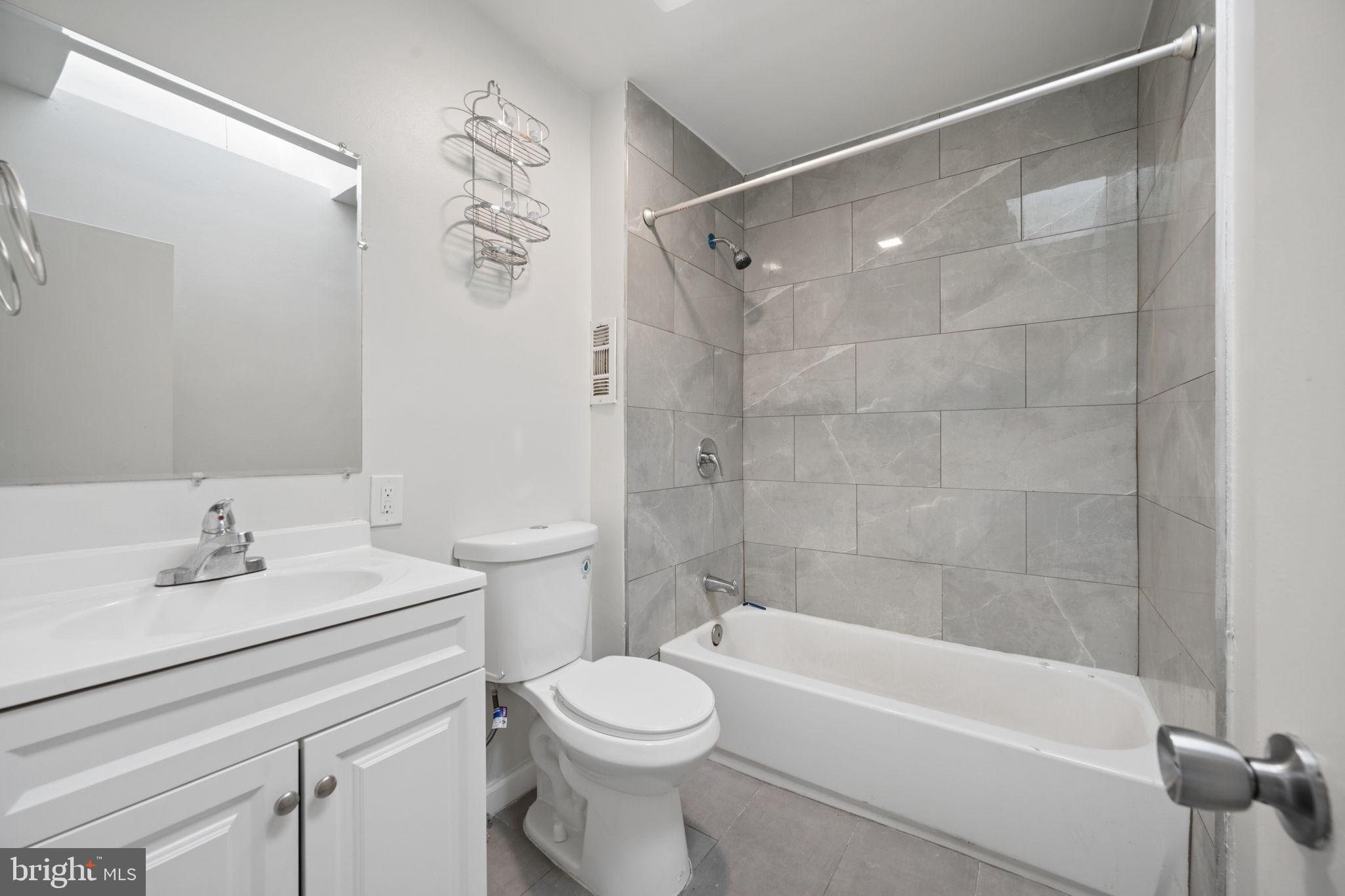 HIGHLANDTOWN - Residential