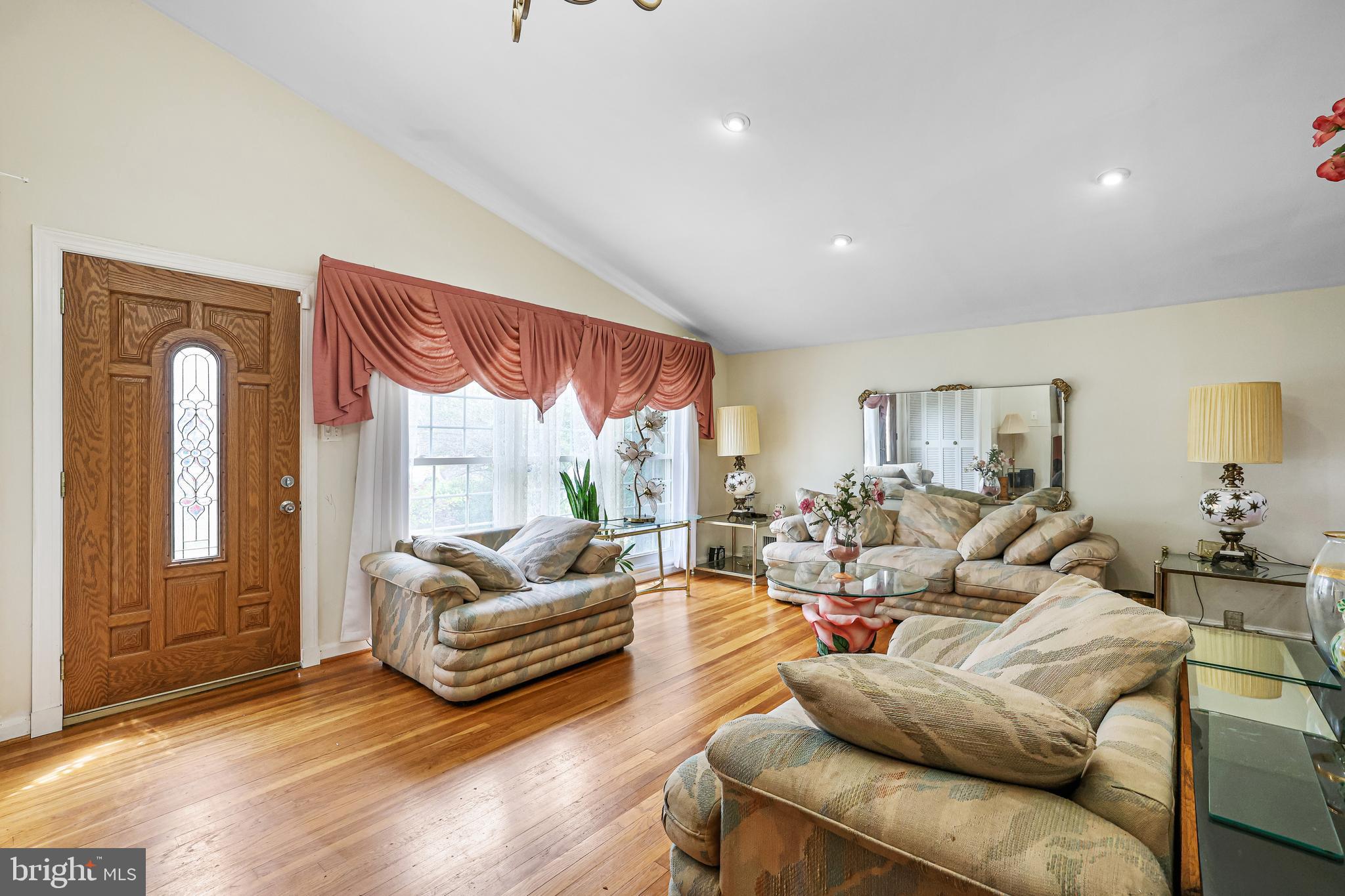 GREENWOOD KNOLLS - Residential
