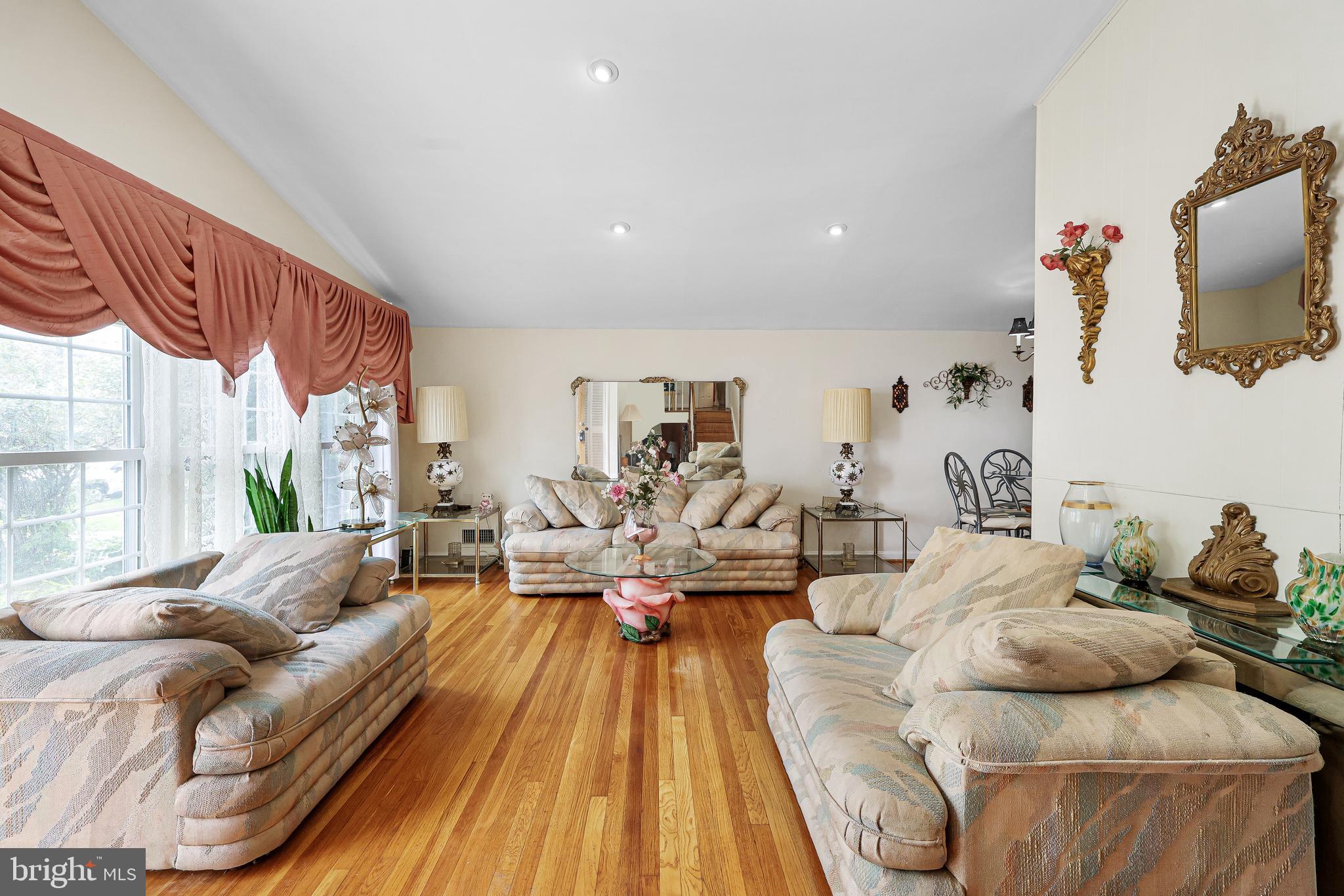 GREENWOOD KNOLLS - Residential
