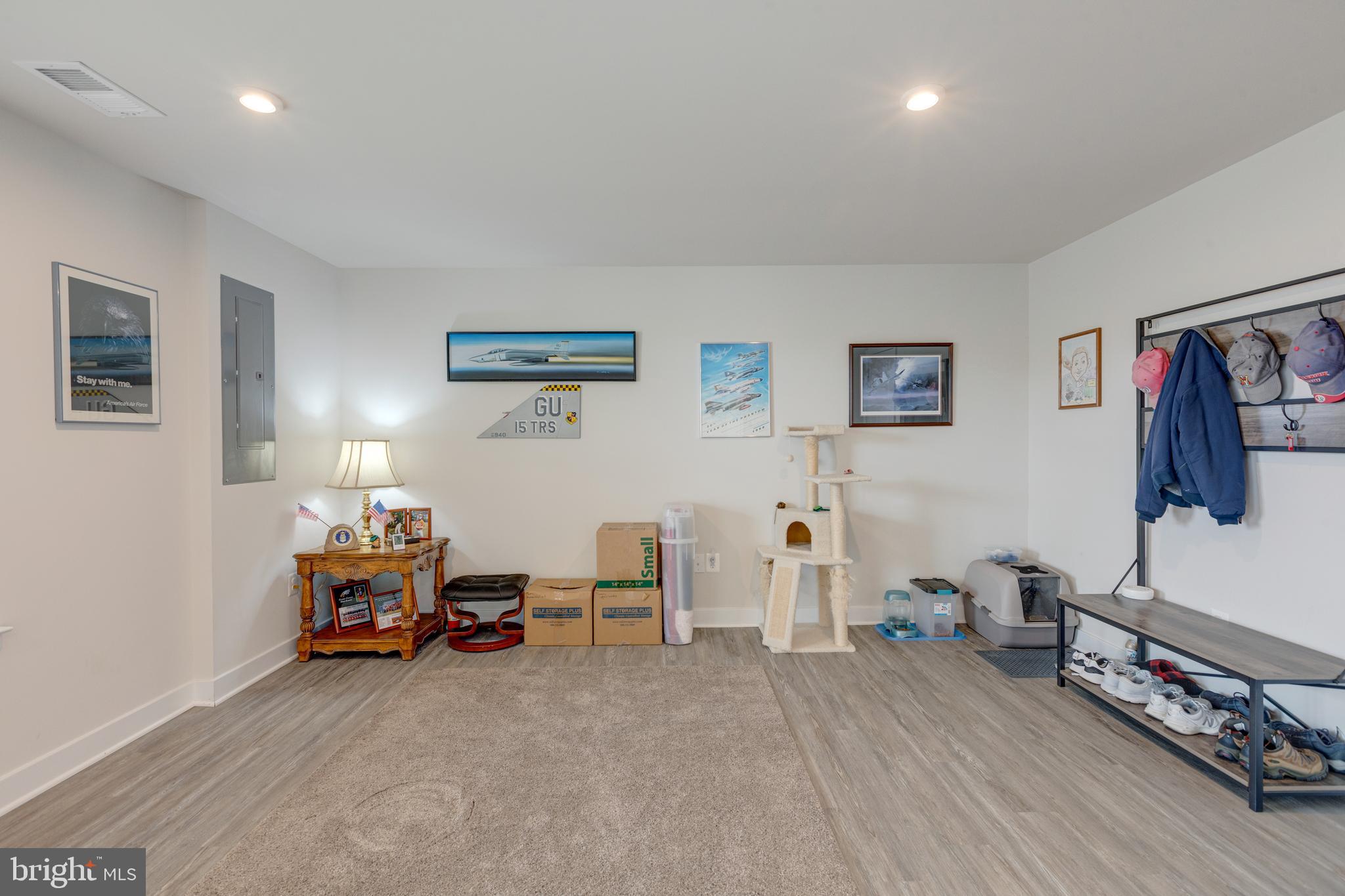 LAKE FREDERICK - Residential Lease