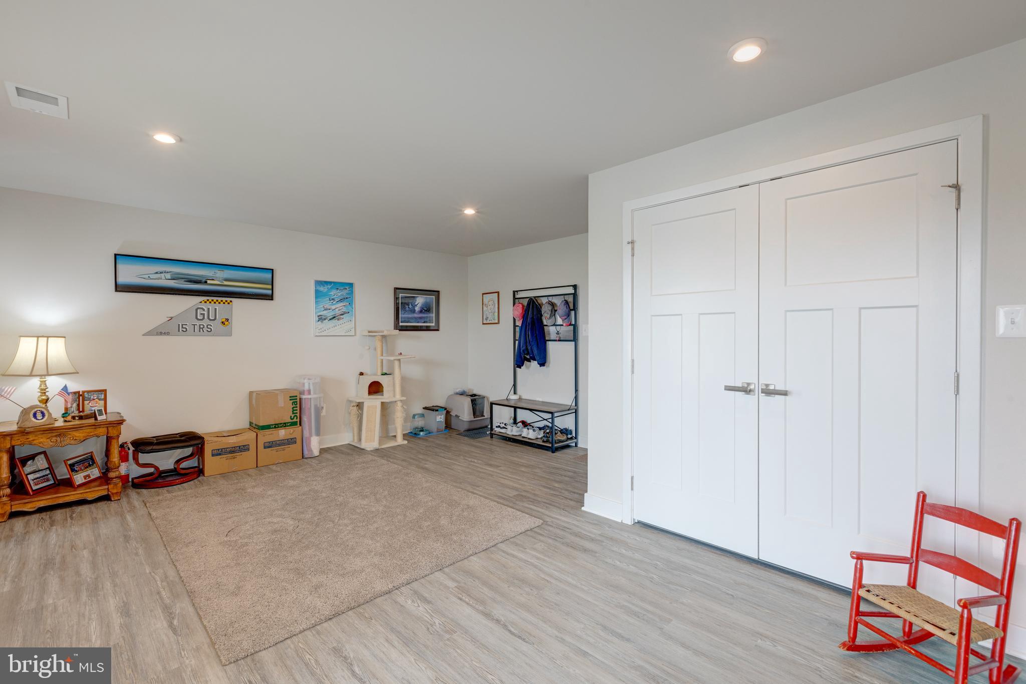 LAKE FREDERICK - Residential Lease
