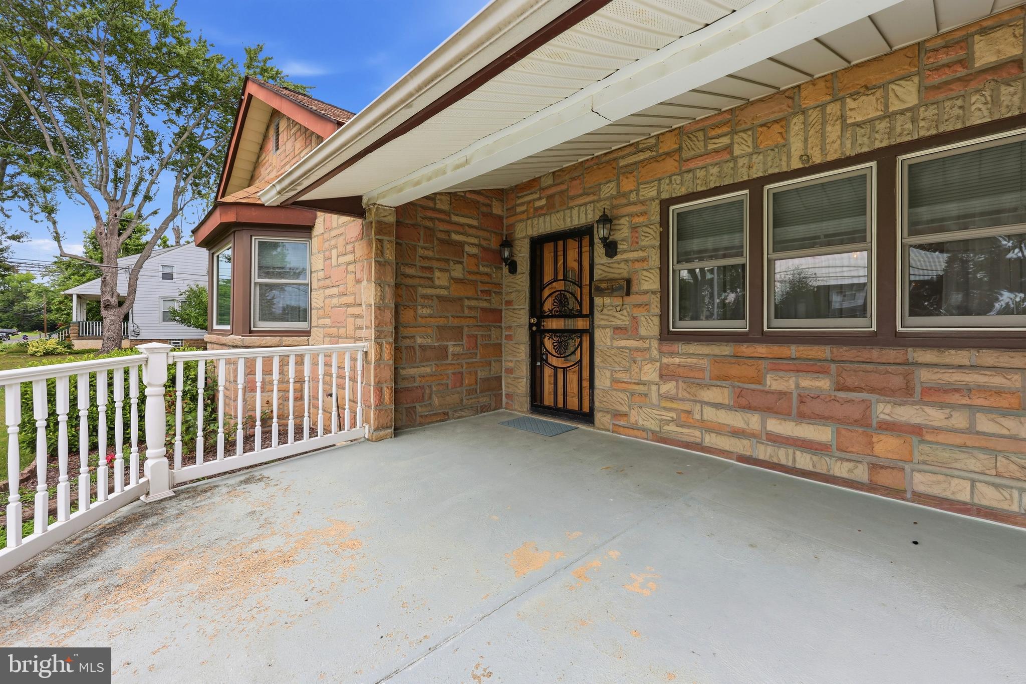 CORNWELLS MANOR - Residential