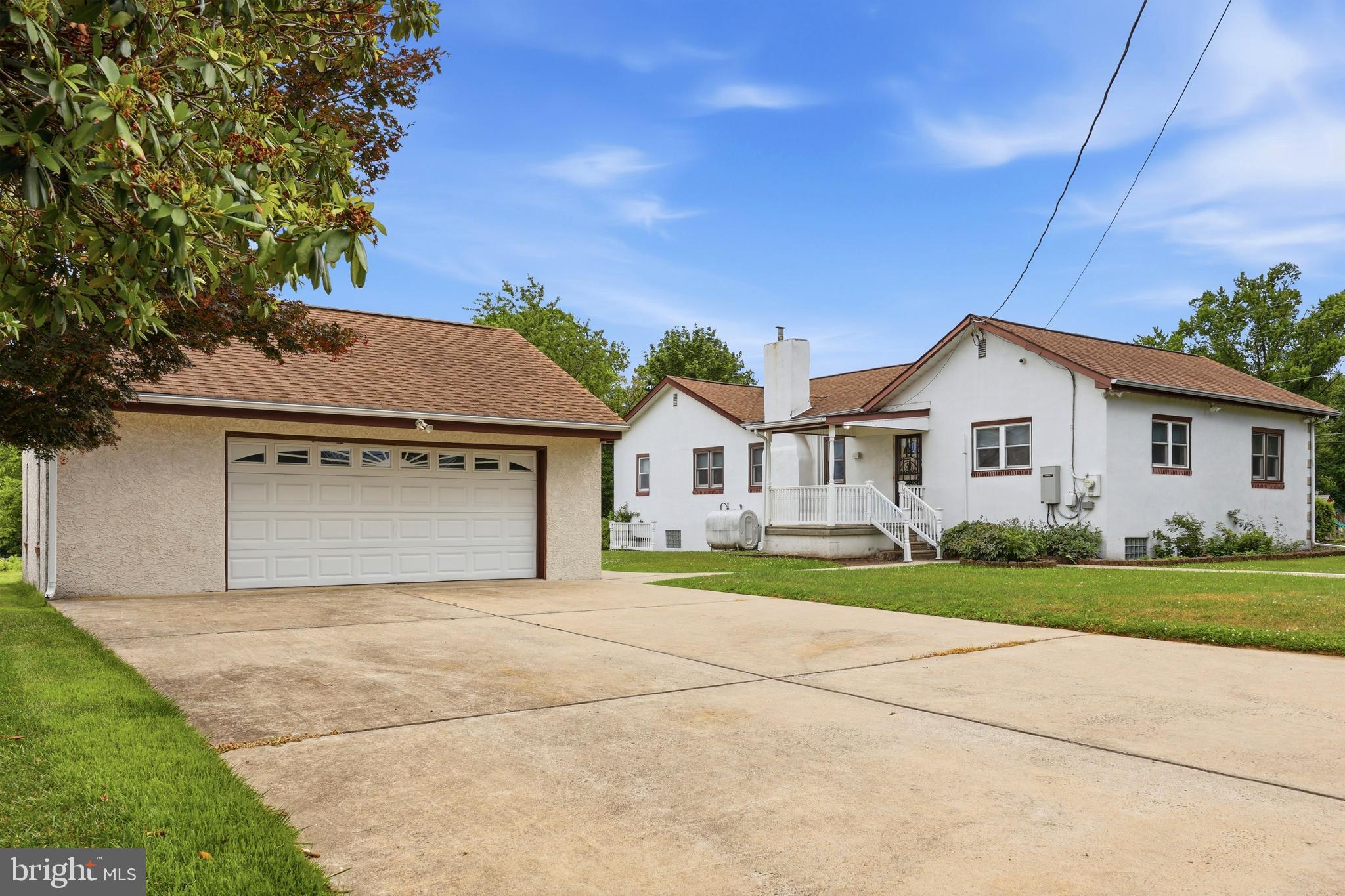 CORNWELLS MANOR - Residential