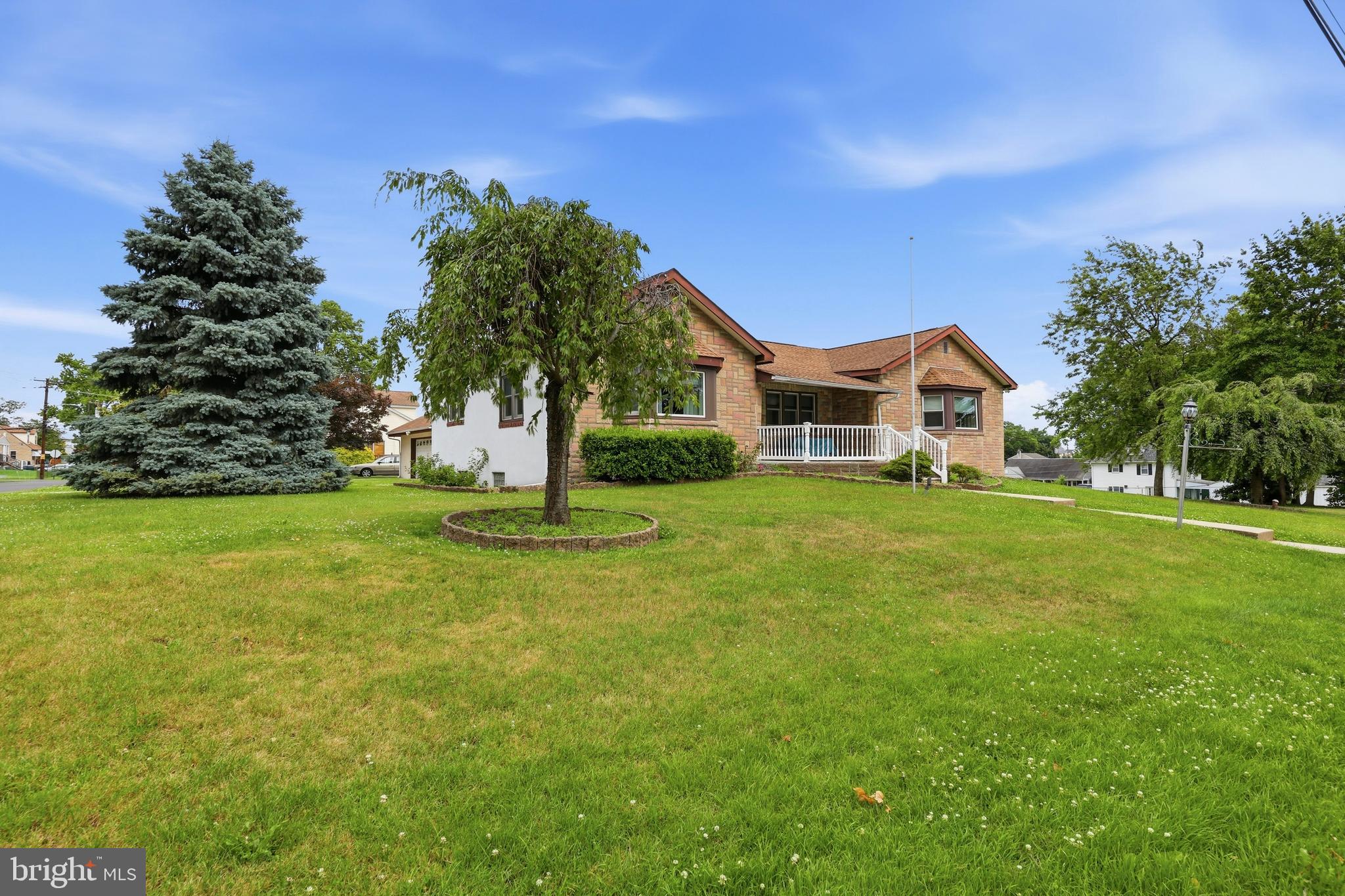 CORNWELLS MANOR - Residential