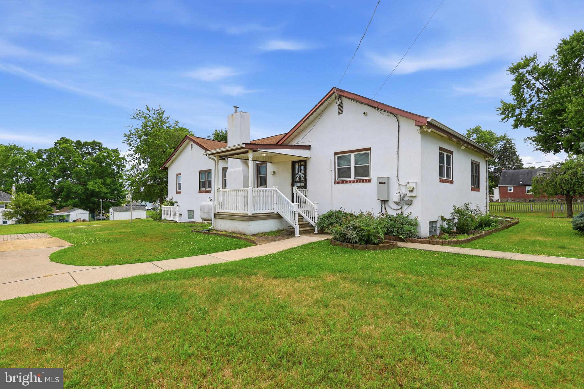 CORNWELLS MANOR - Residential