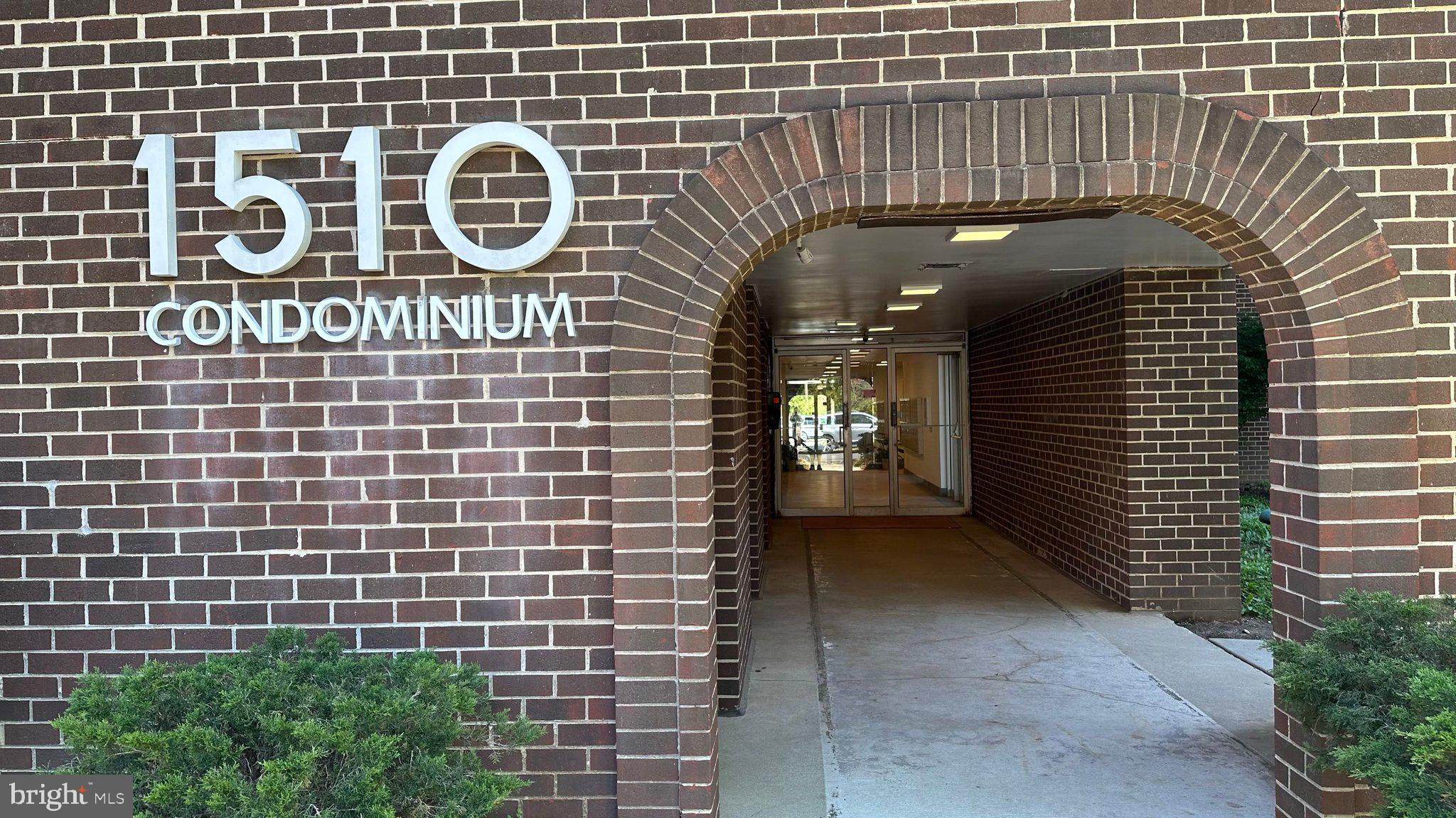 RADNOR - FORT MYER HEIGHTS - Residential