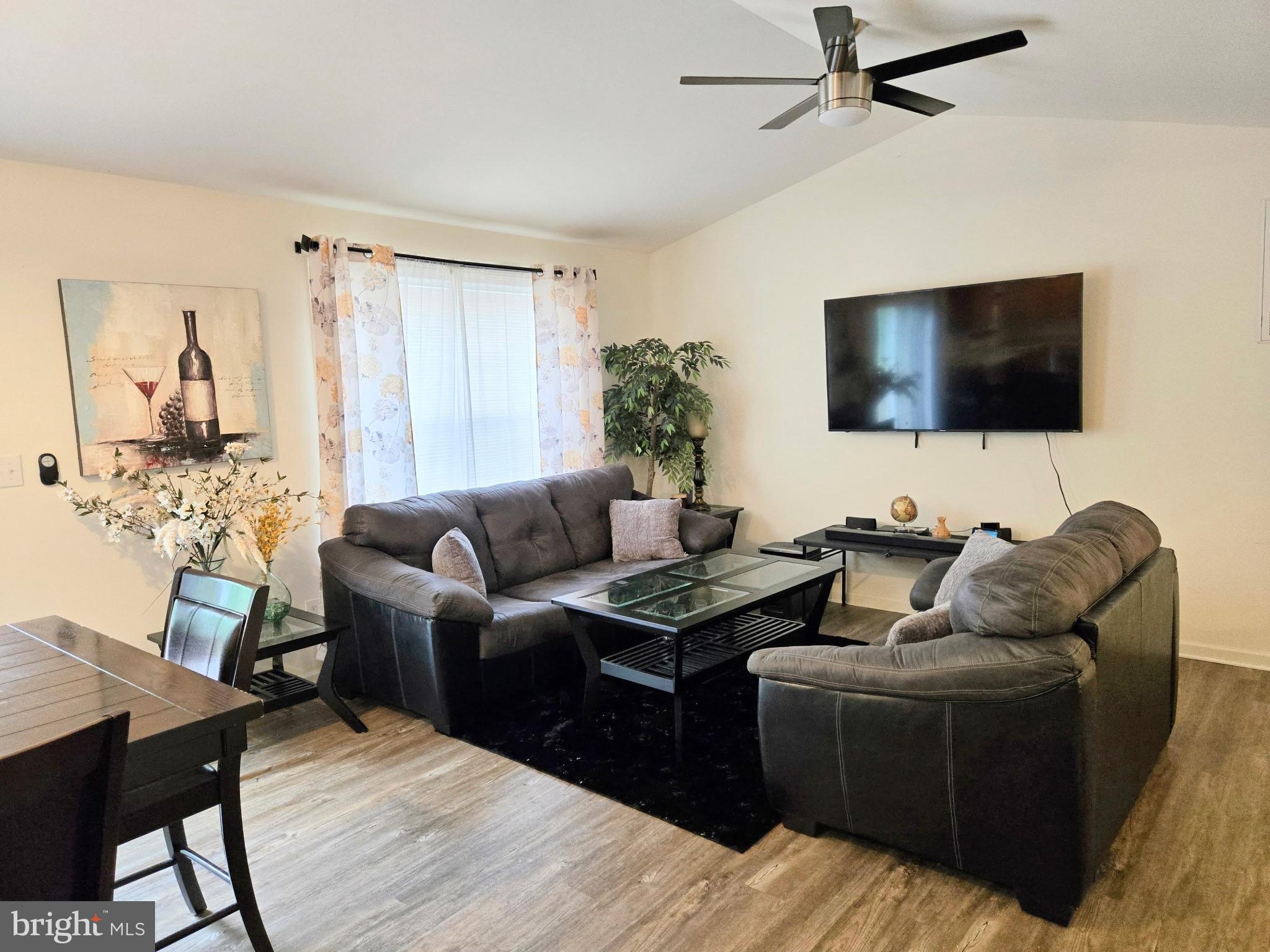 FOX HOLLOW - Residential