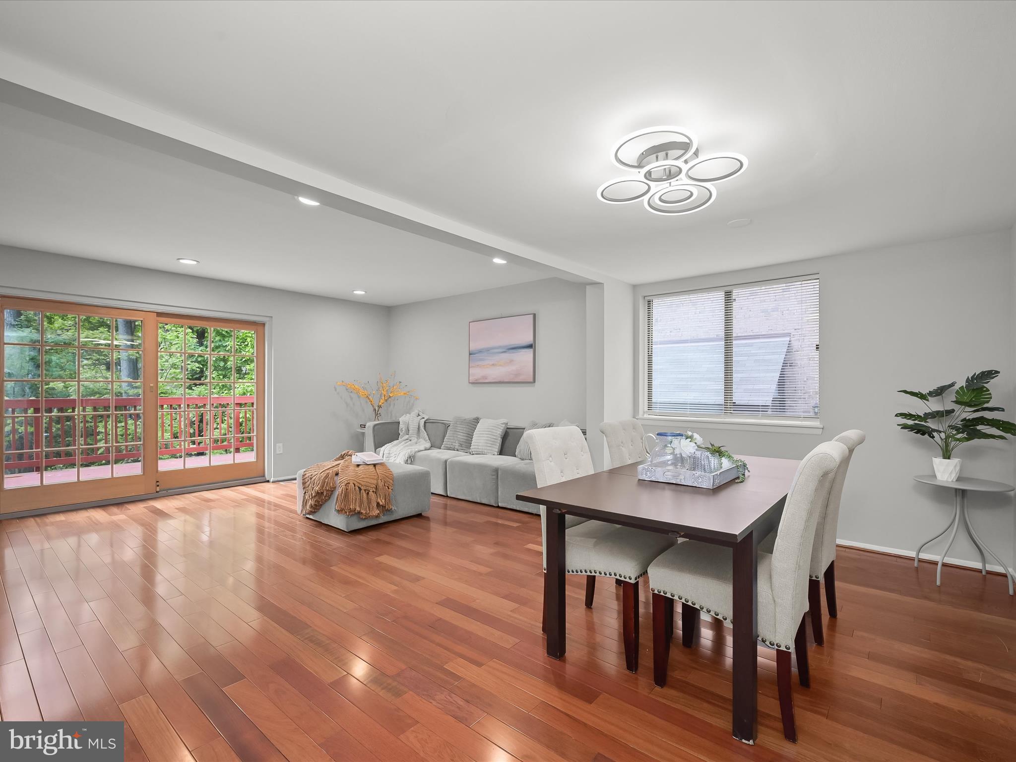 VILLAGE OF OWEN BROWN - Residential