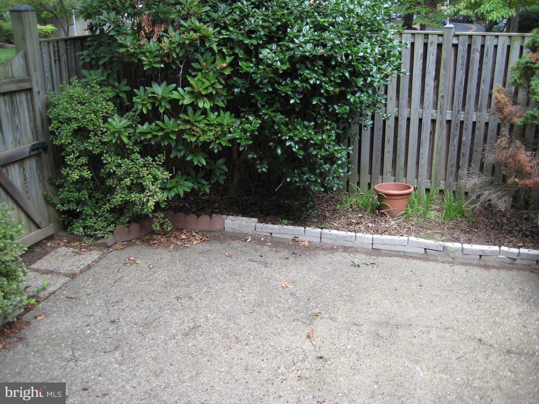 FAIRLINGTON GLEN - Residential Lease