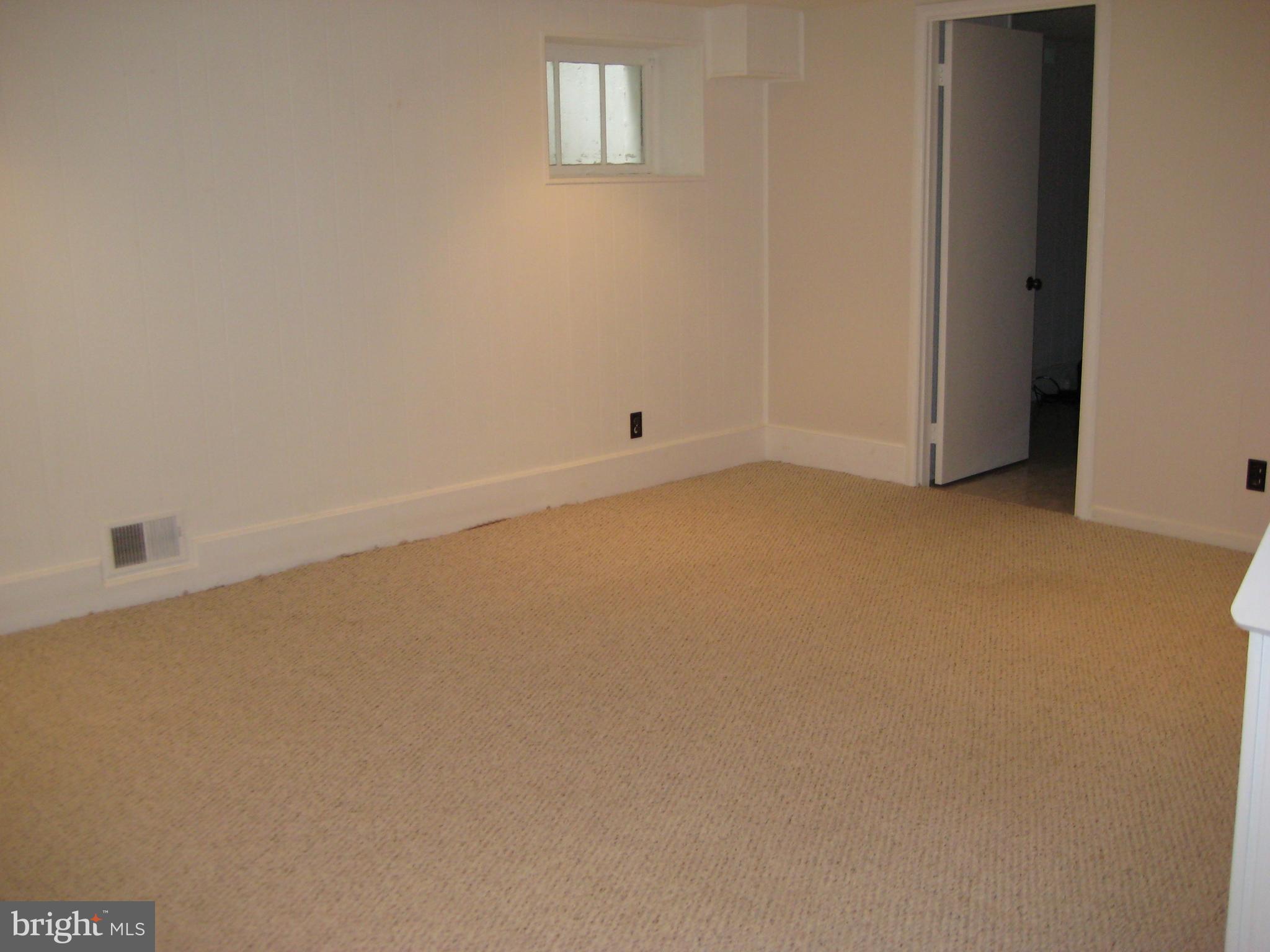FAIRLINGTON GLEN - Residential Lease