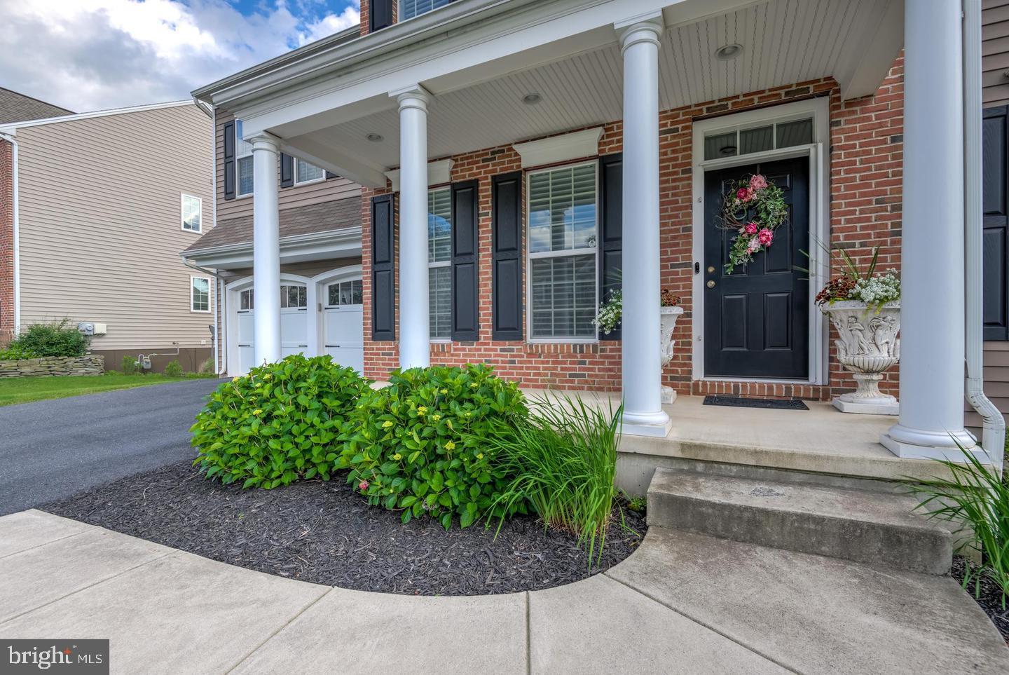 SOUTHPOINT MEADOWS - Residential