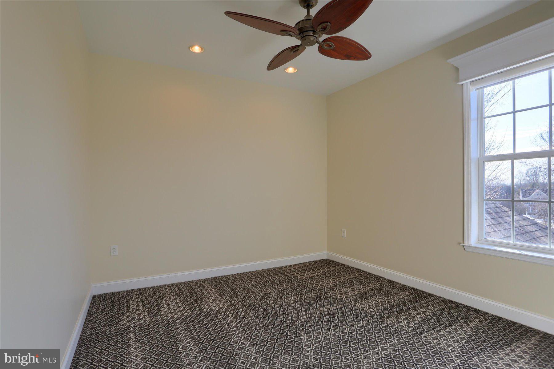 SOUTHPOINT MEADOWS - Residential