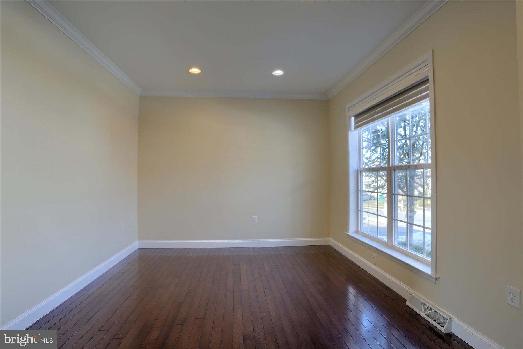 SOUTHPOINT MEADOWS - Residential