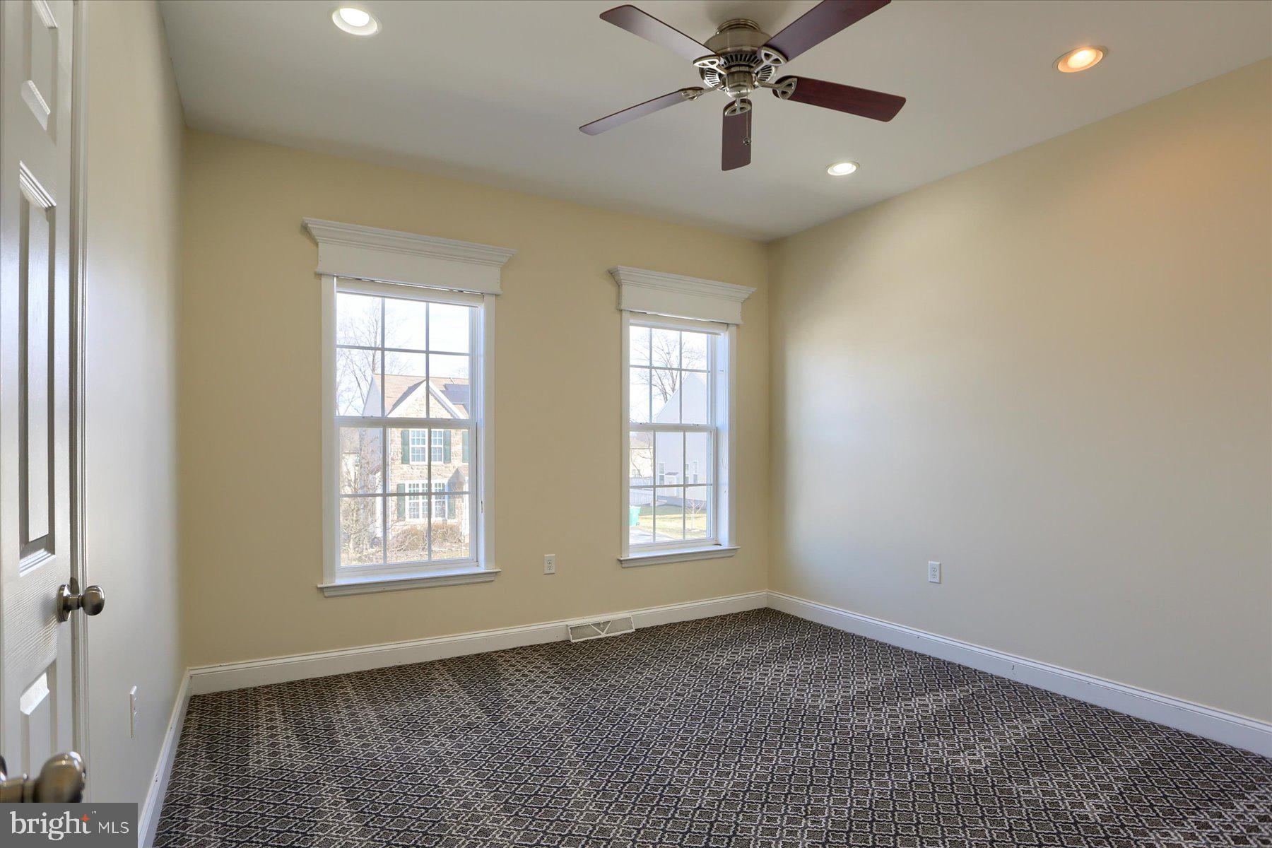 SOUTHPOINT MEADOWS - Residential