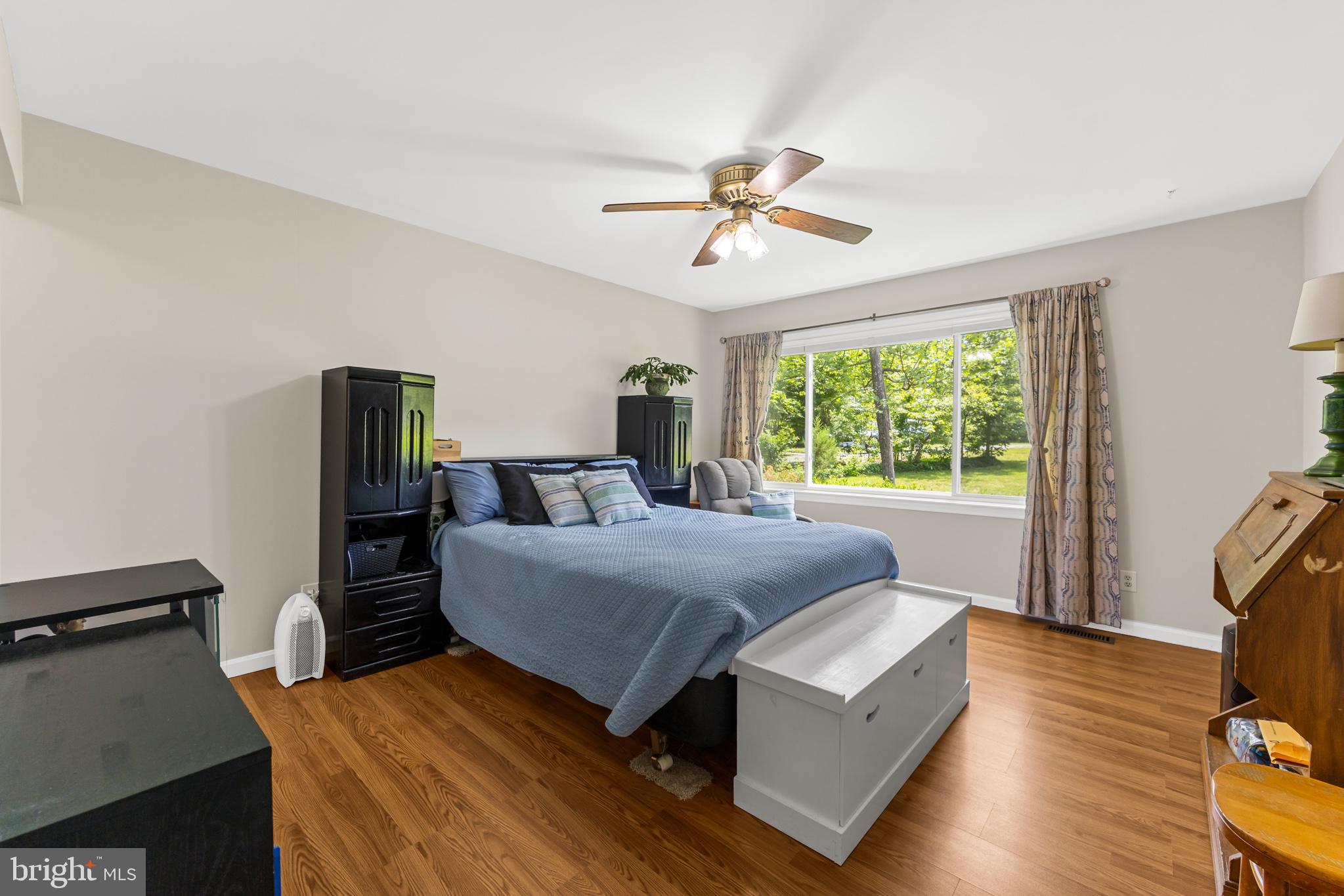 GOLDEN HILLS - Residential