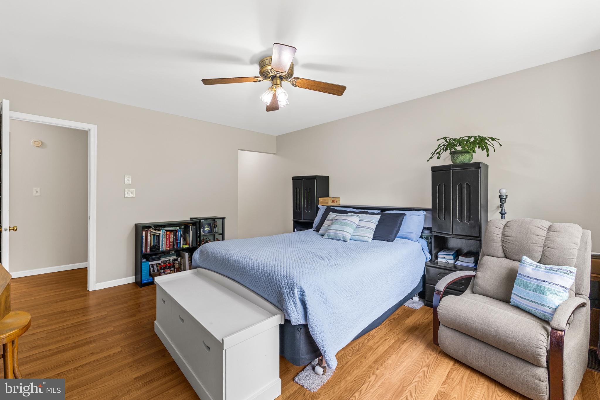 GOLDEN HILLS - Residential