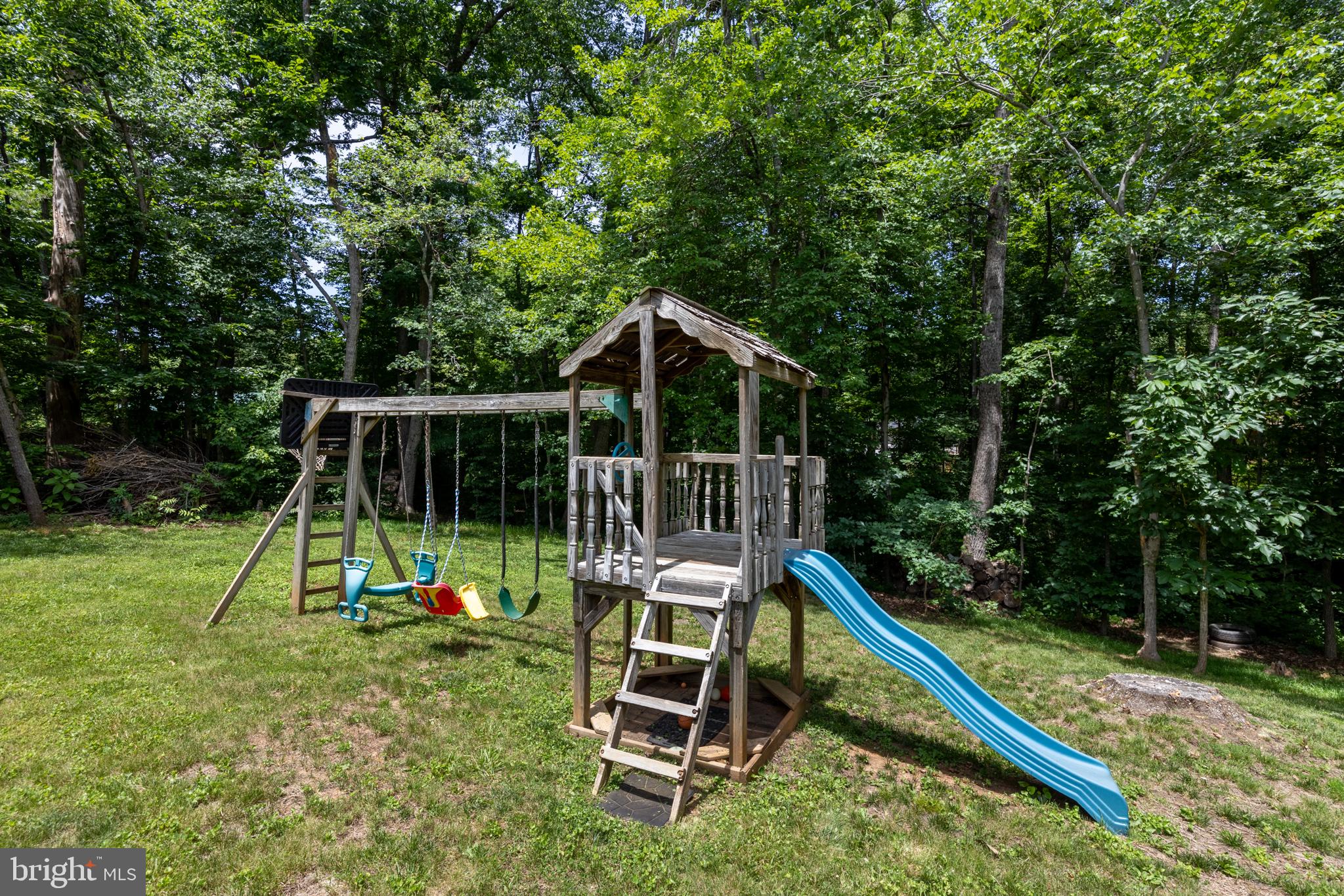 GOLDEN HILLS - Residential