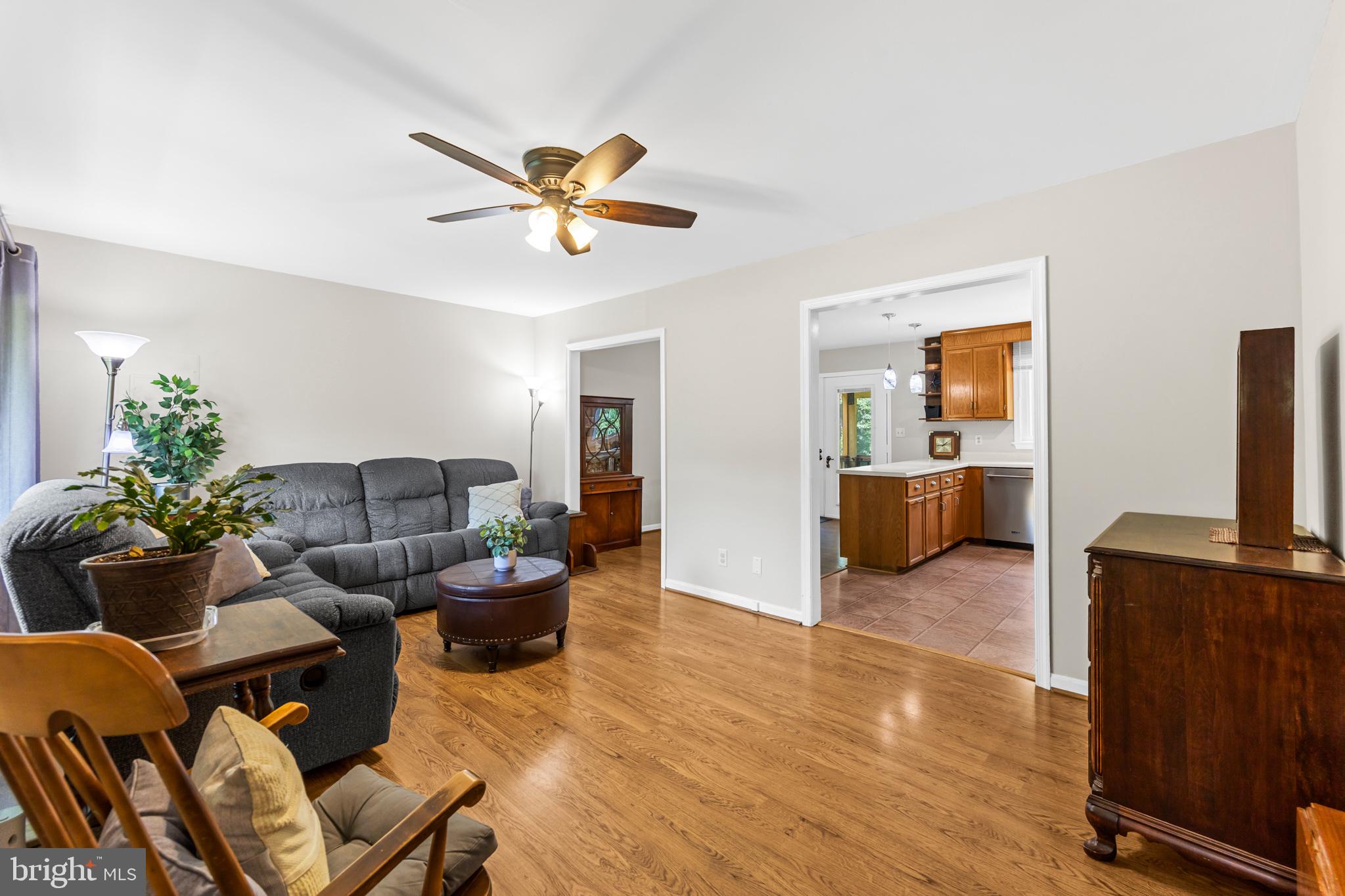 GOLDEN HILLS - Residential