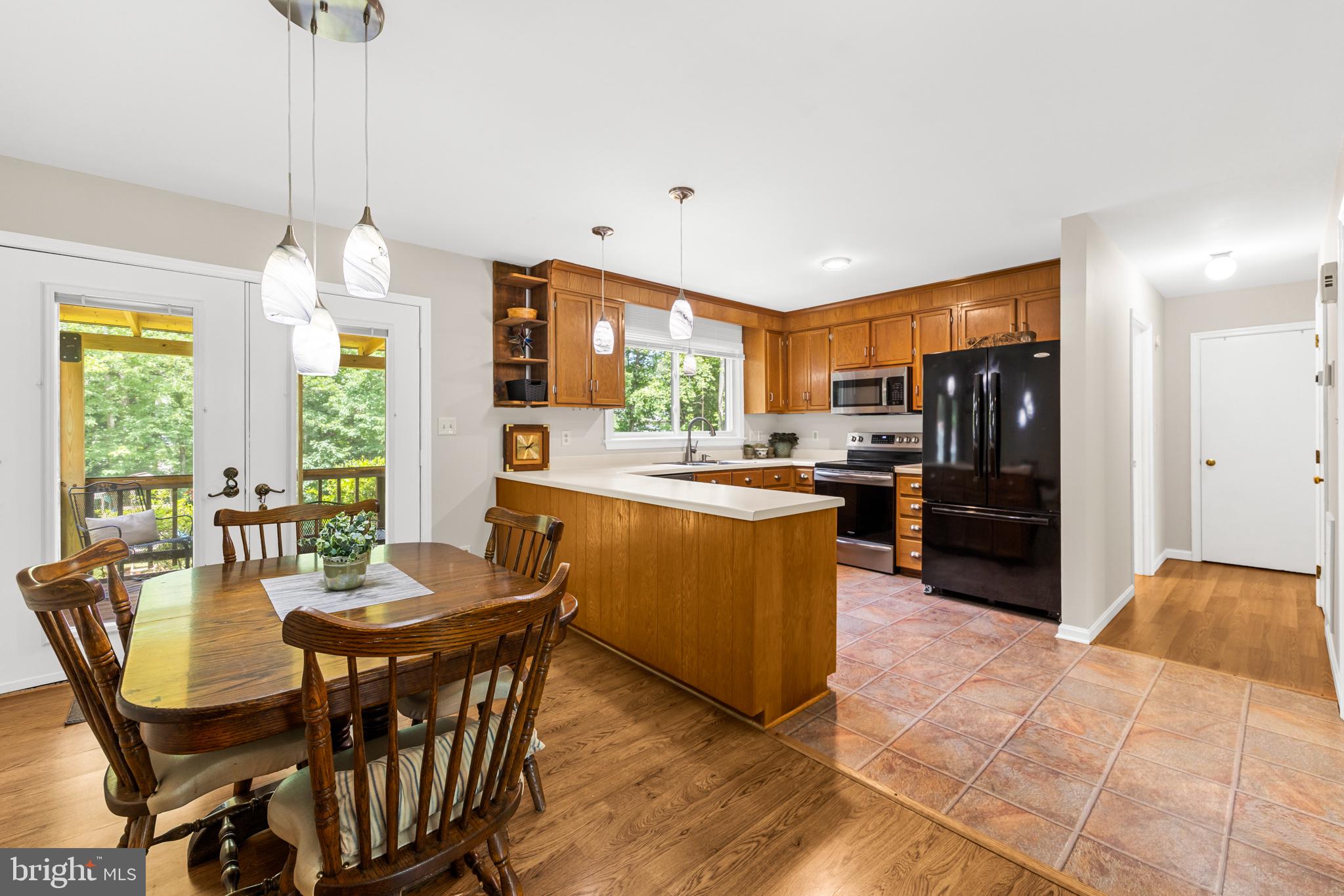GOLDEN HILLS - Residential