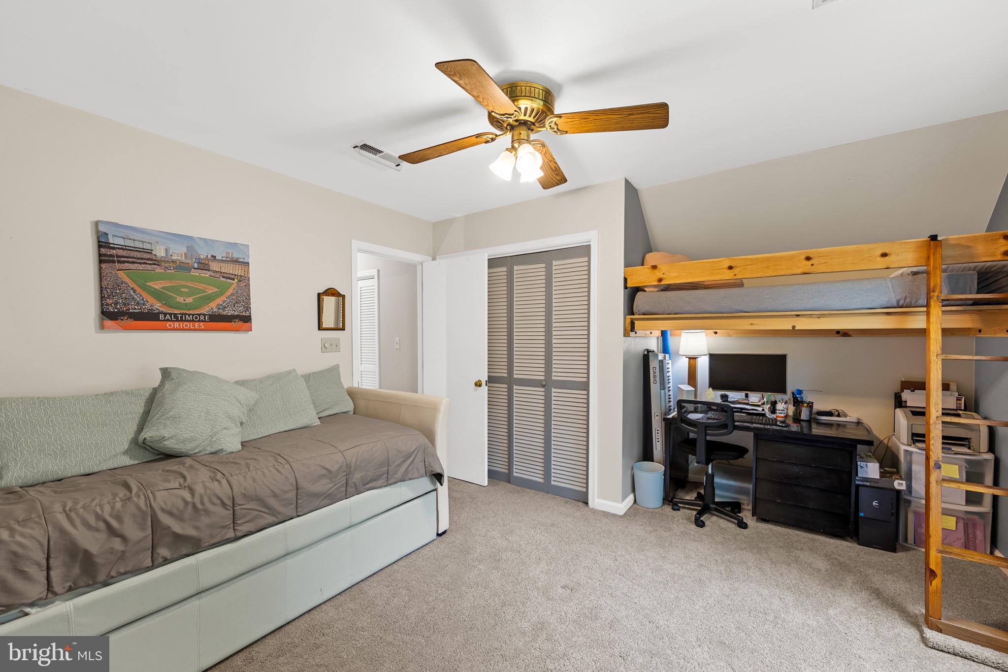 GOLDEN HILLS - Residential