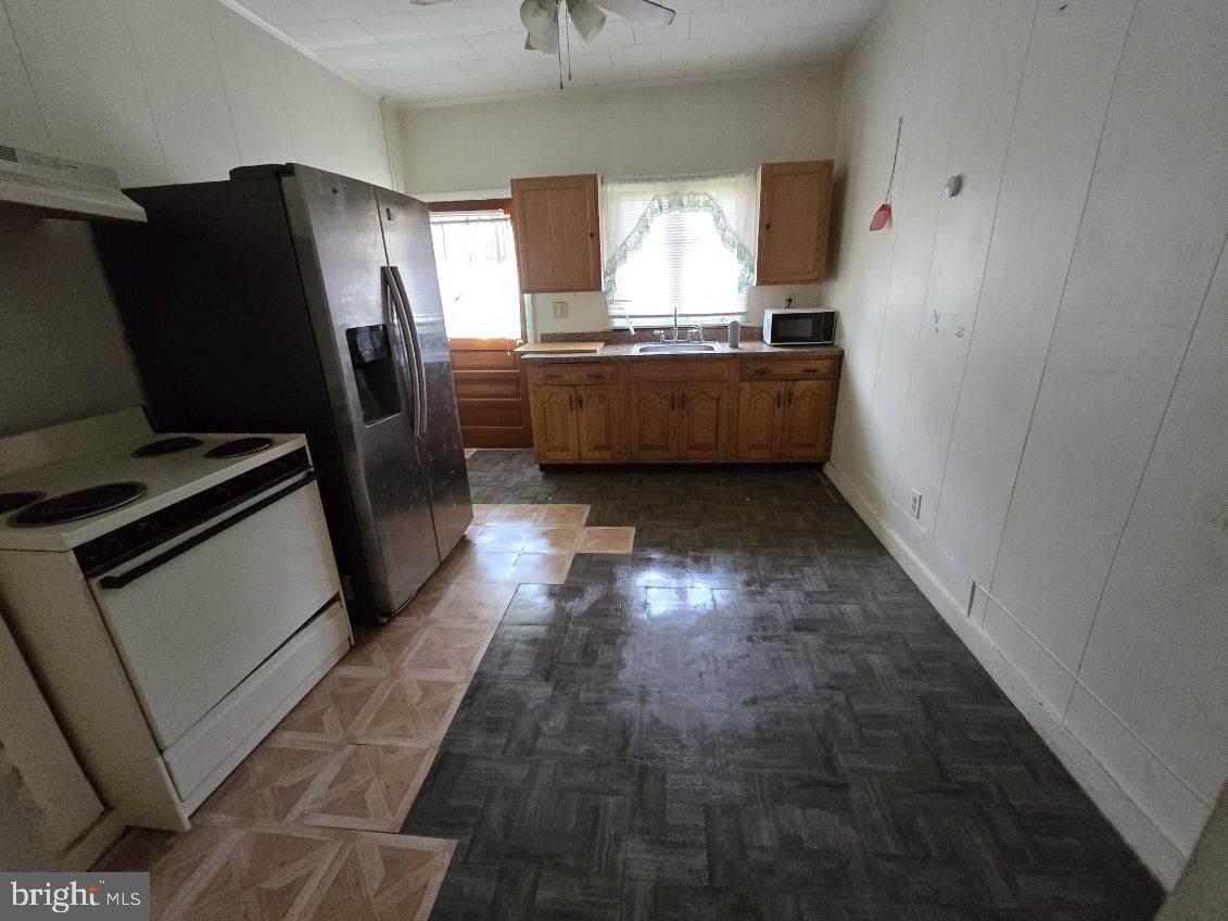 POTTSVILLE - Residential