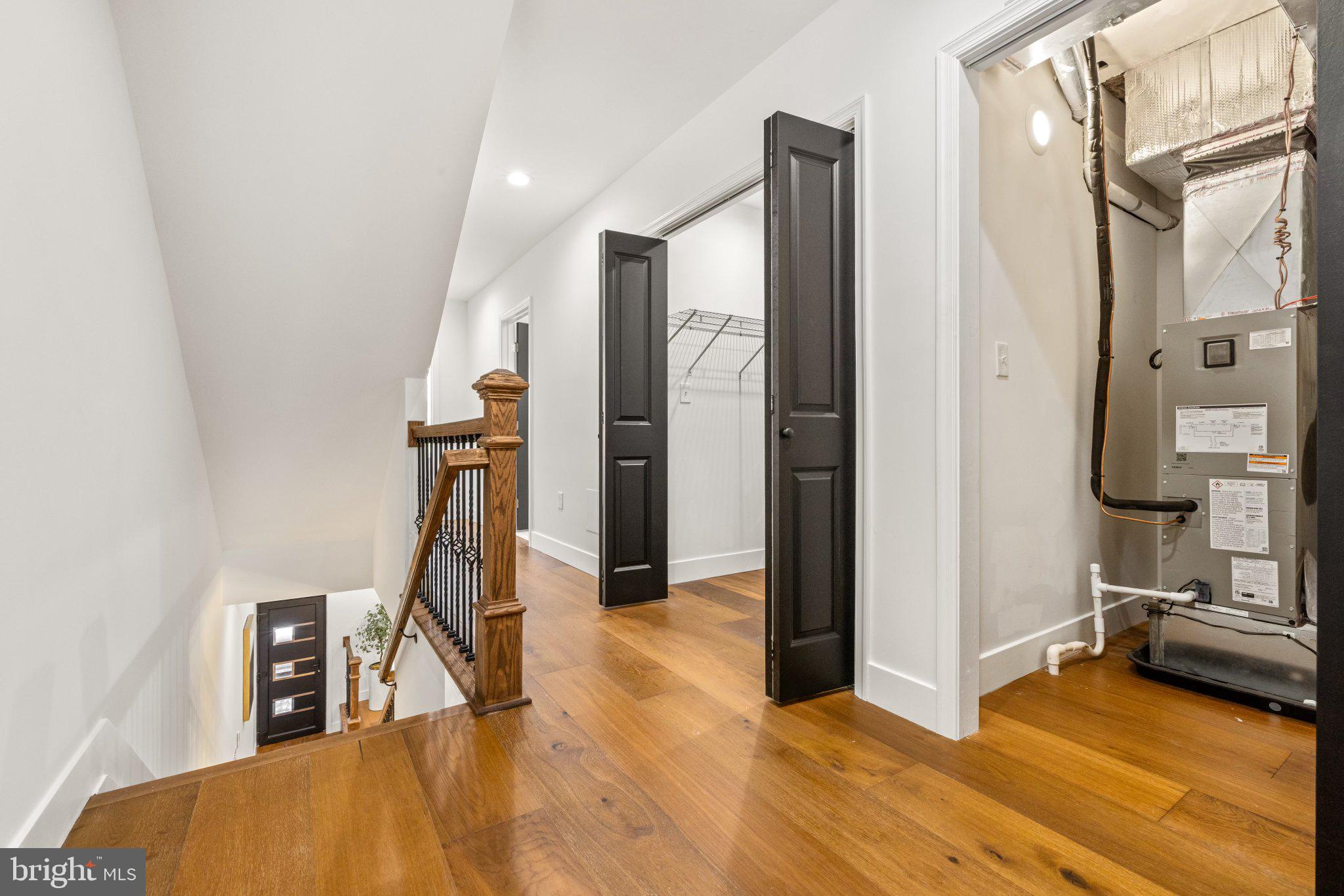 JOHNSTON SQUARE - Residential