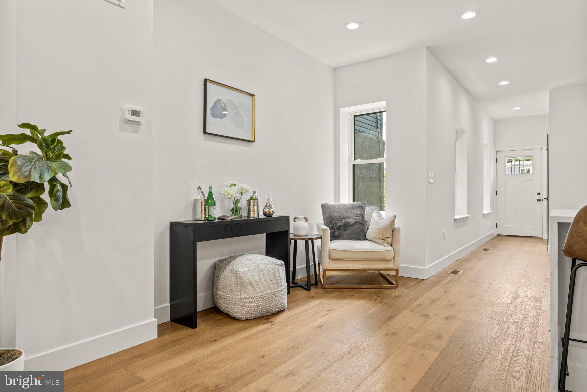 JOHNSTON SQUARE - Residential