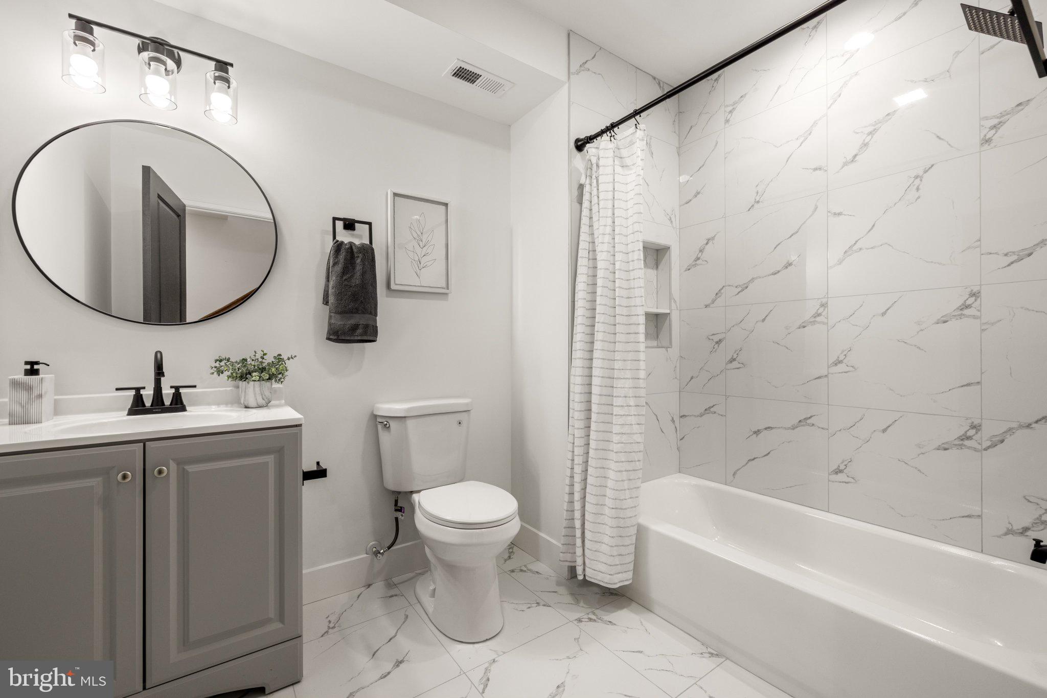 JOHNSTON SQUARE - Residential