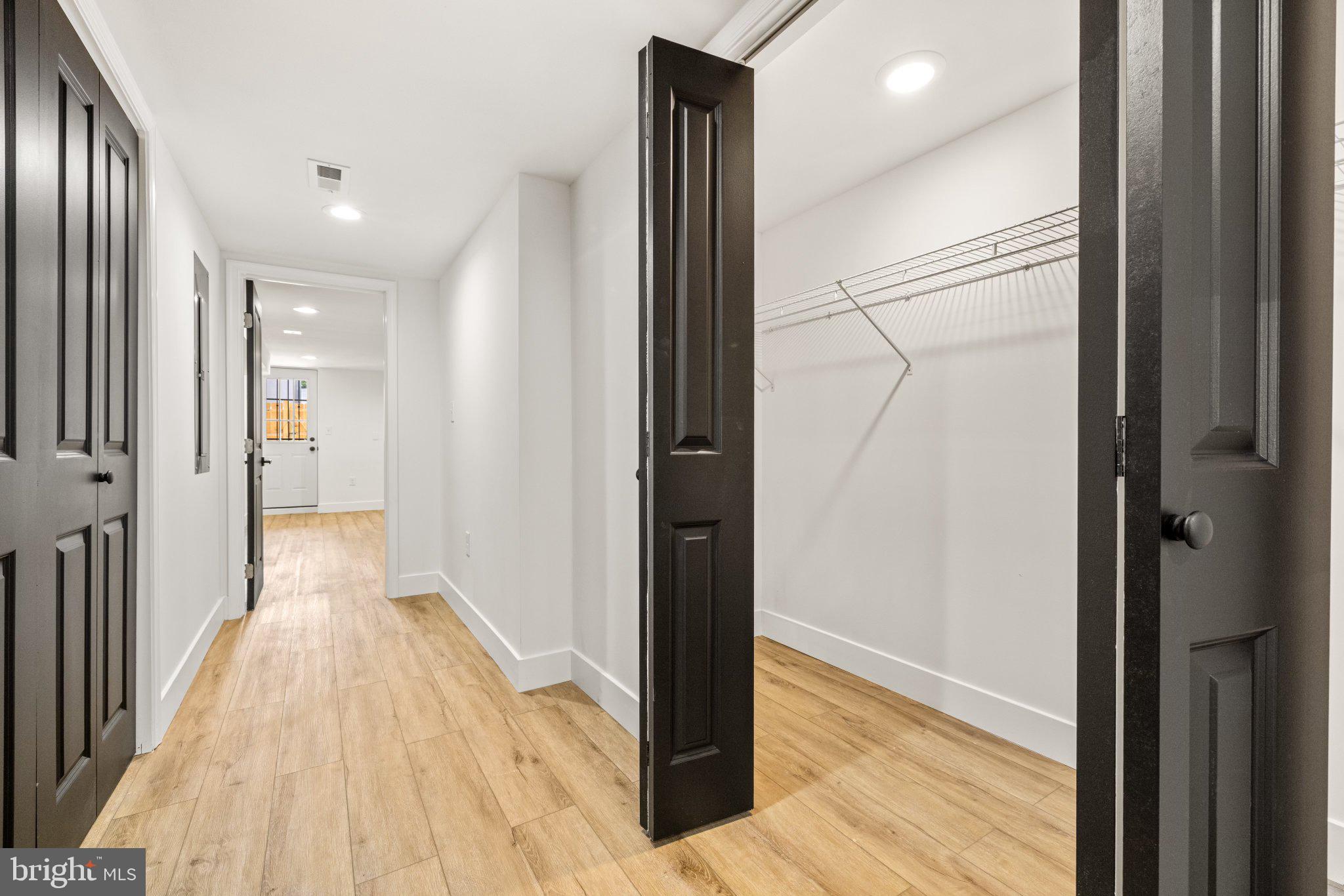 JOHNSTON SQUARE - Residential