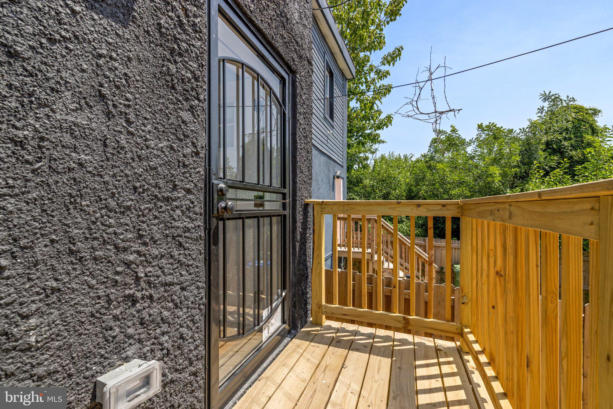 JOHNSTON SQUARE - Residential