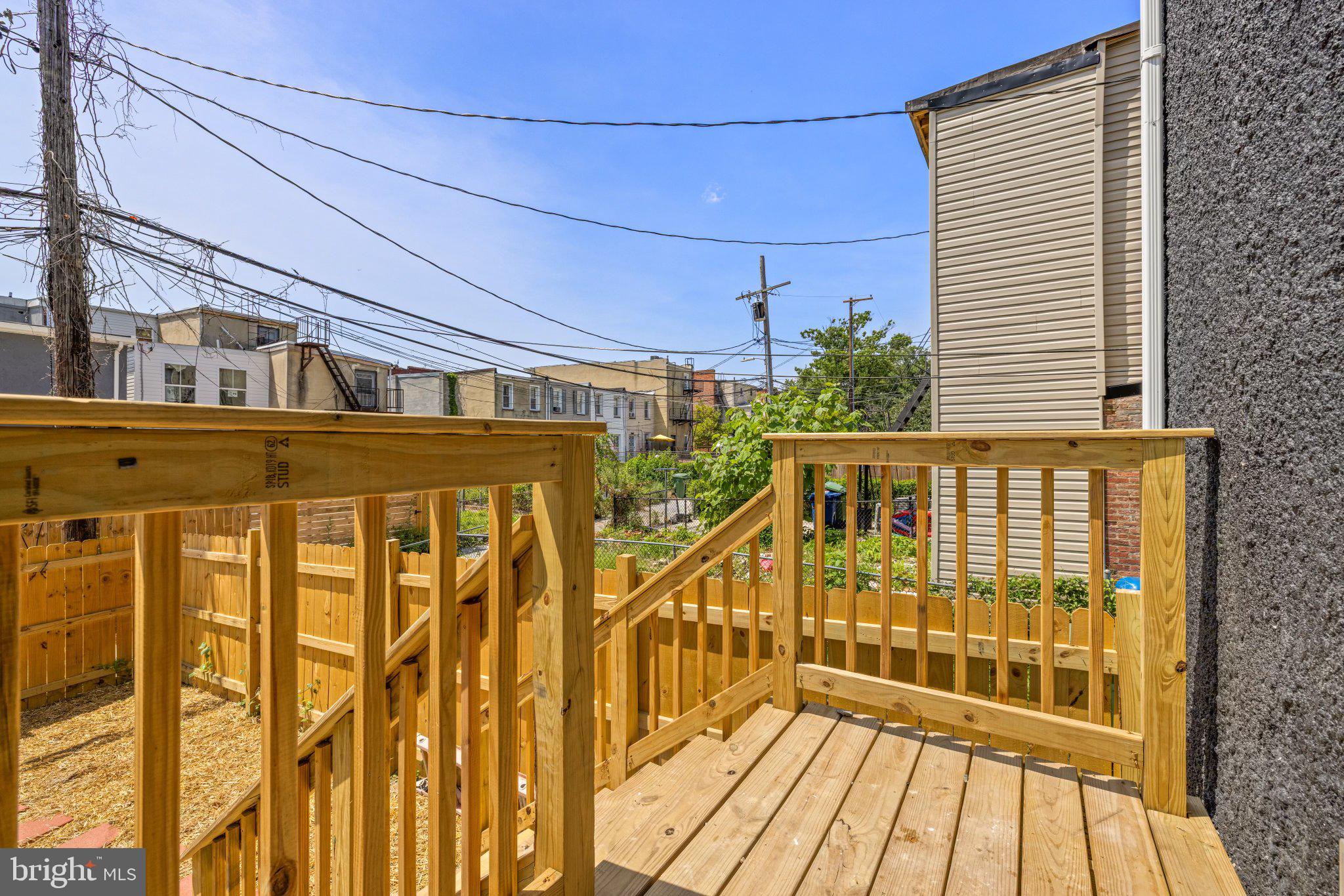 JOHNSTON SQUARE - Residential