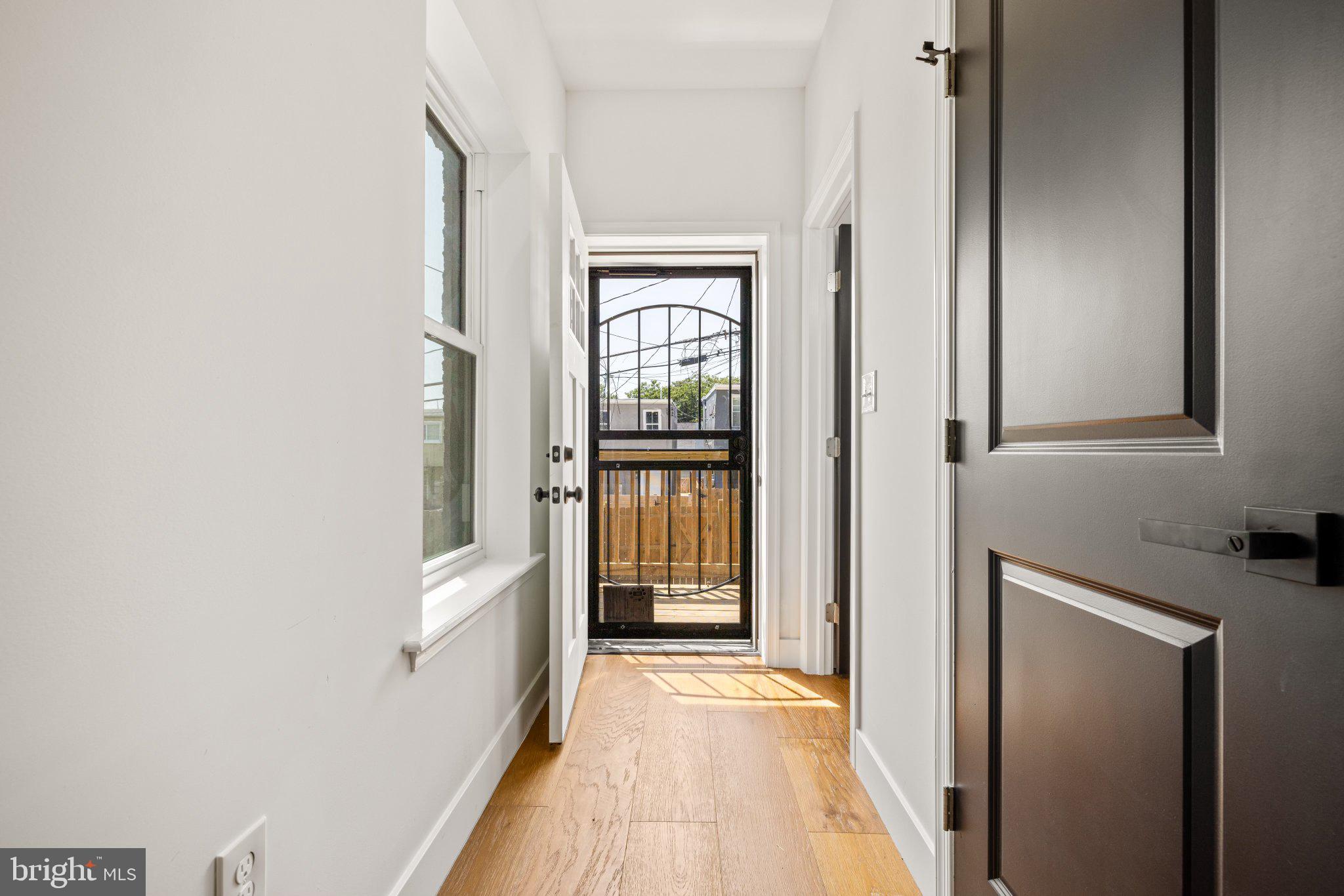 JOHNSTON SQUARE - Residential