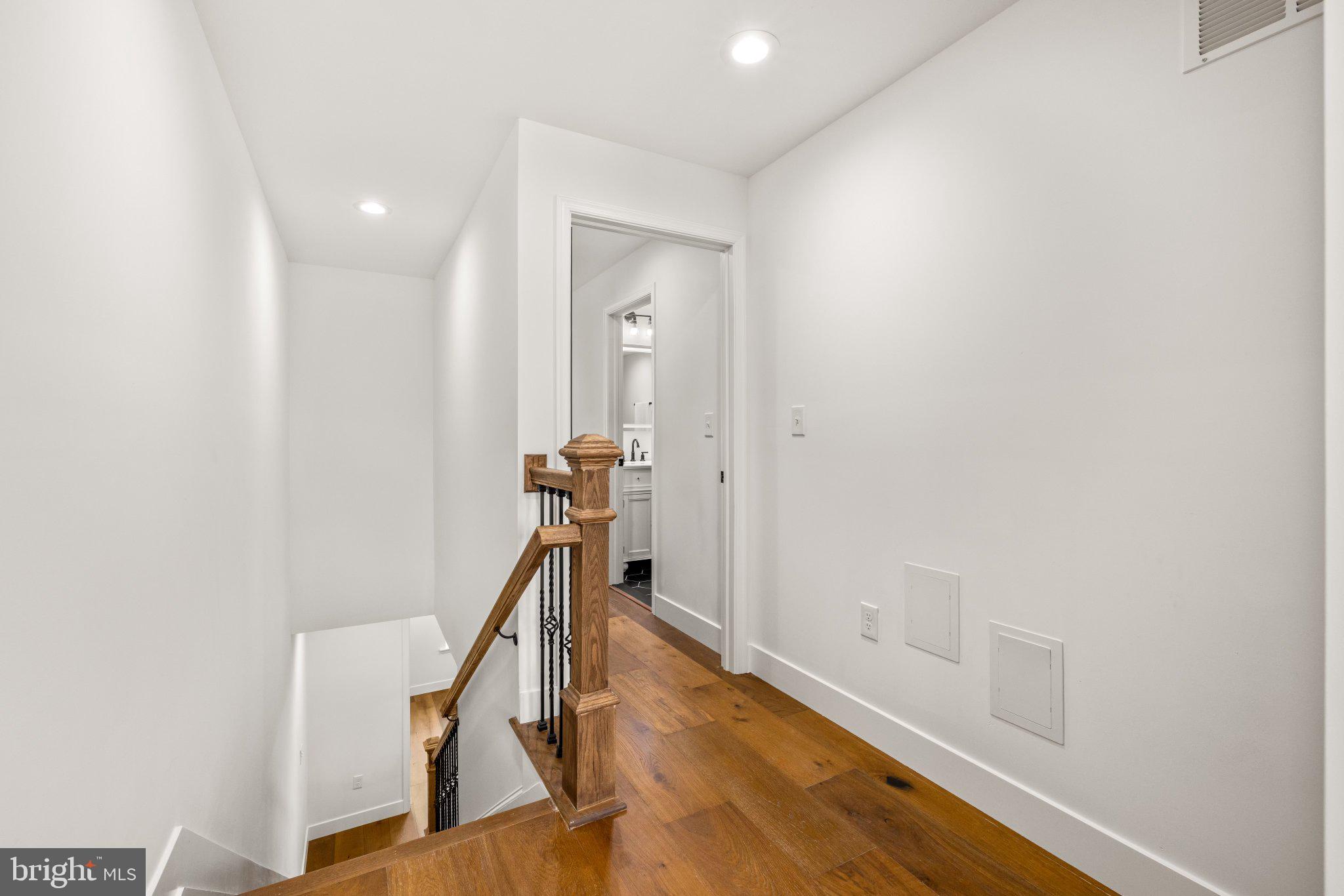 JOHNSTON SQUARE - Residential
