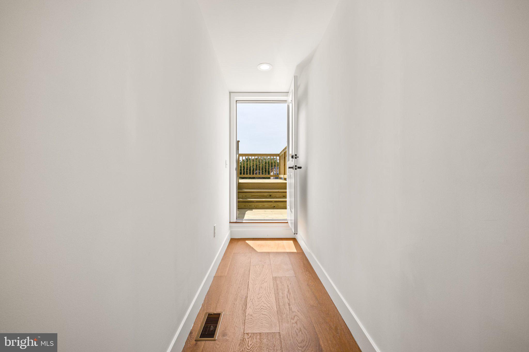 JOHNSTON SQUARE - Residential