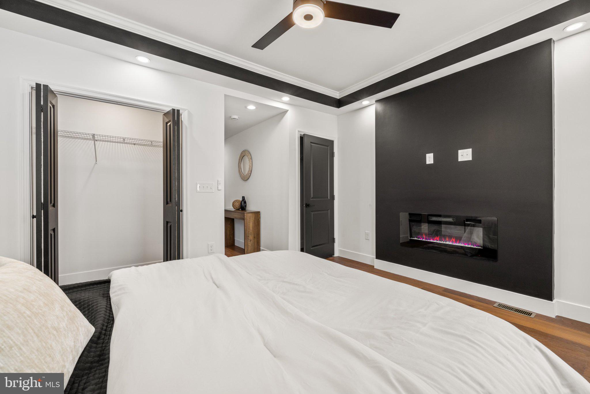 JOHNSTON SQUARE - Residential