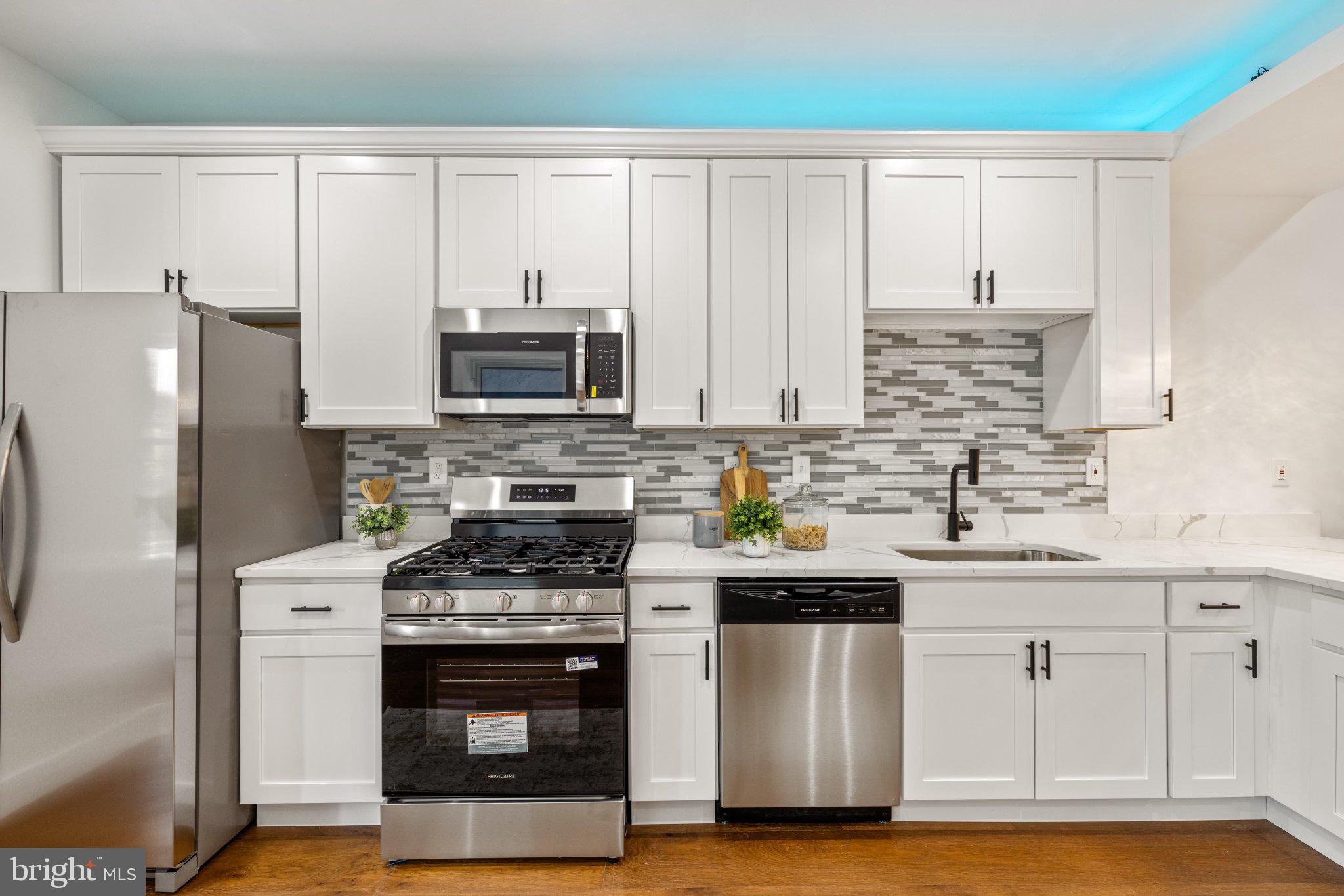 JOHNSTON SQUARE - Residential