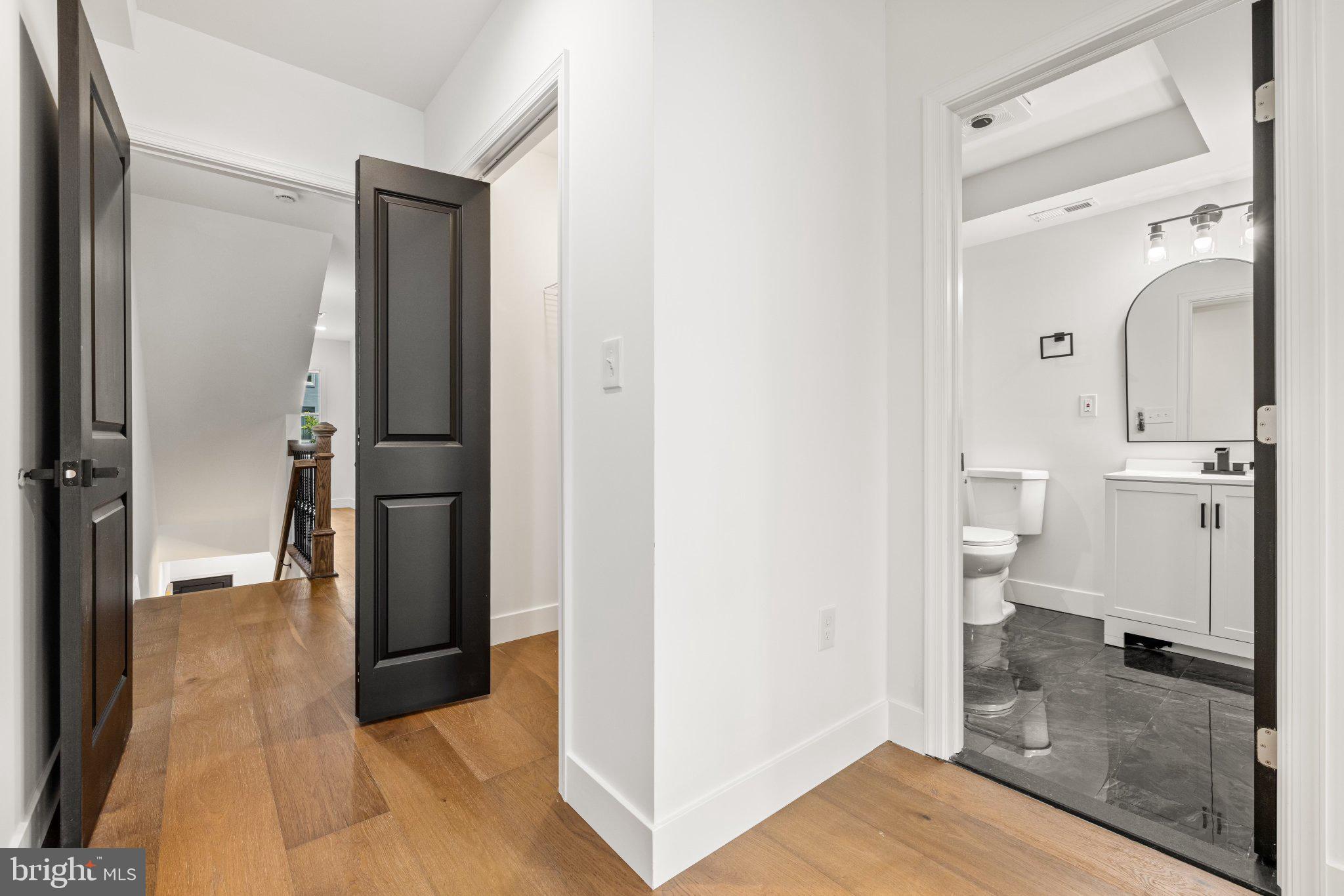 JOHNSTON SQUARE - Residential