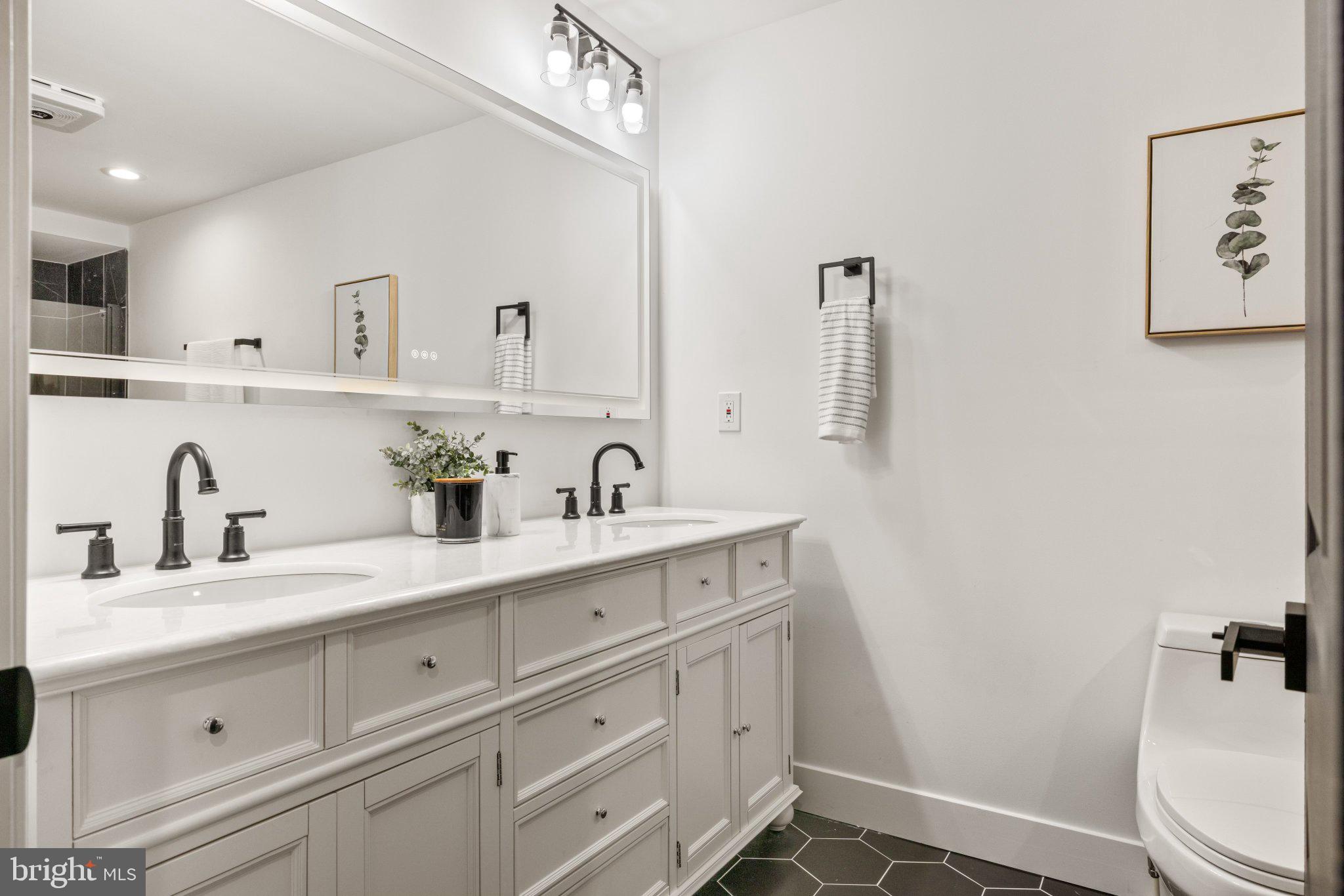 JOHNSTON SQUARE - Residential