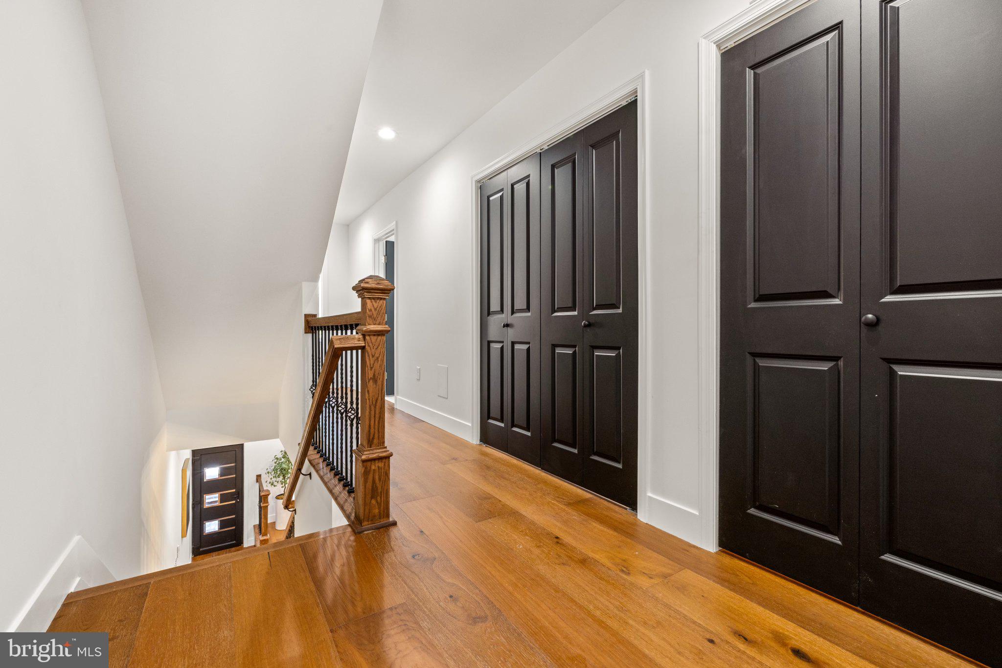 JOHNSTON SQUARE - Residential