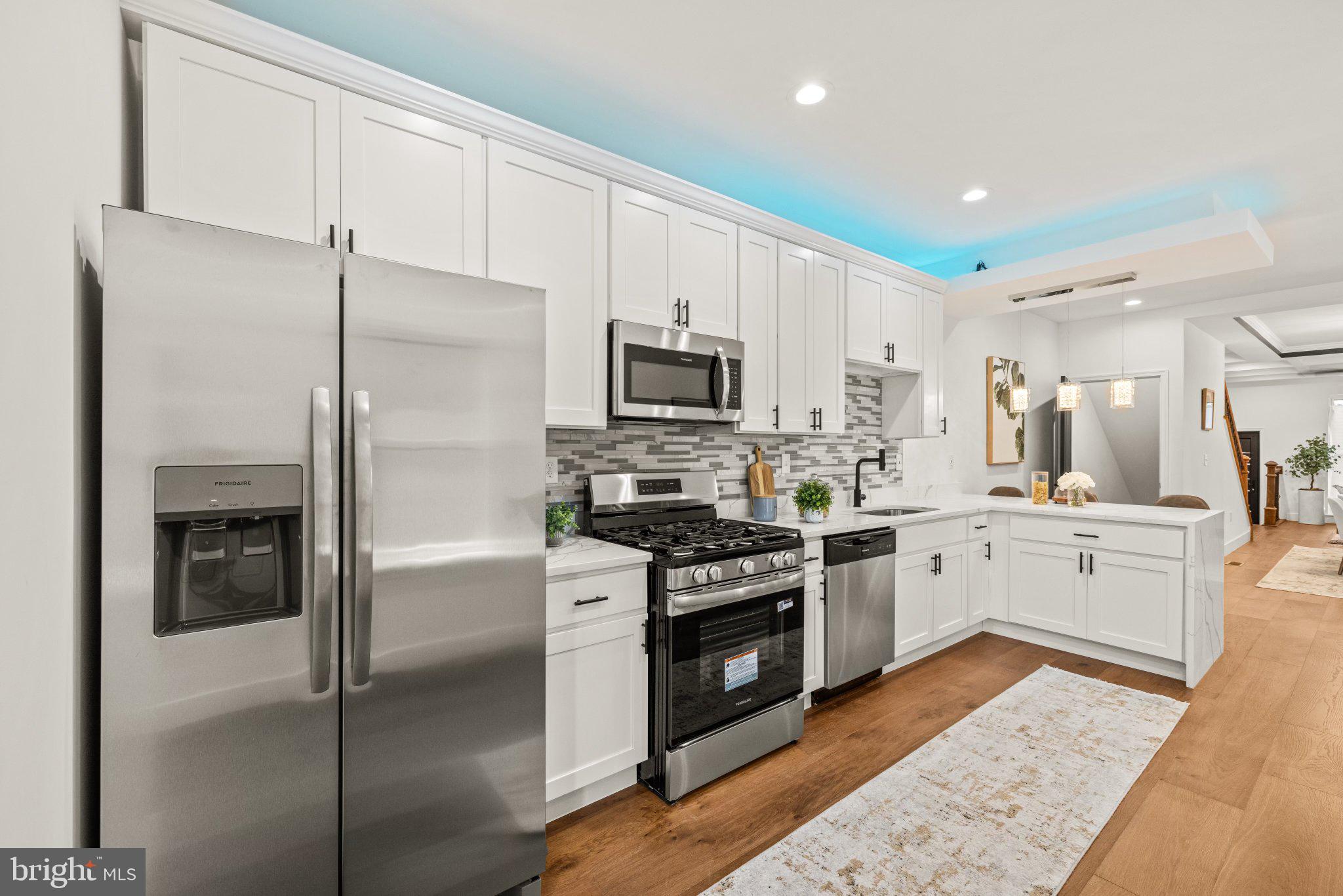 JOHNSTON SQUARE - Residential