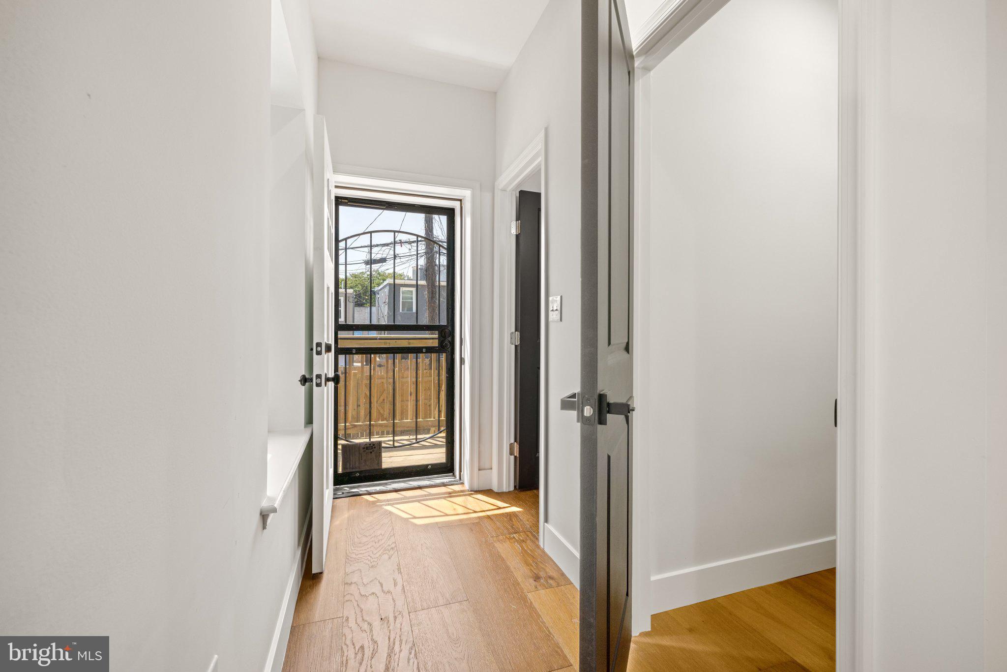 JOHNSTON SQUARE - Residential