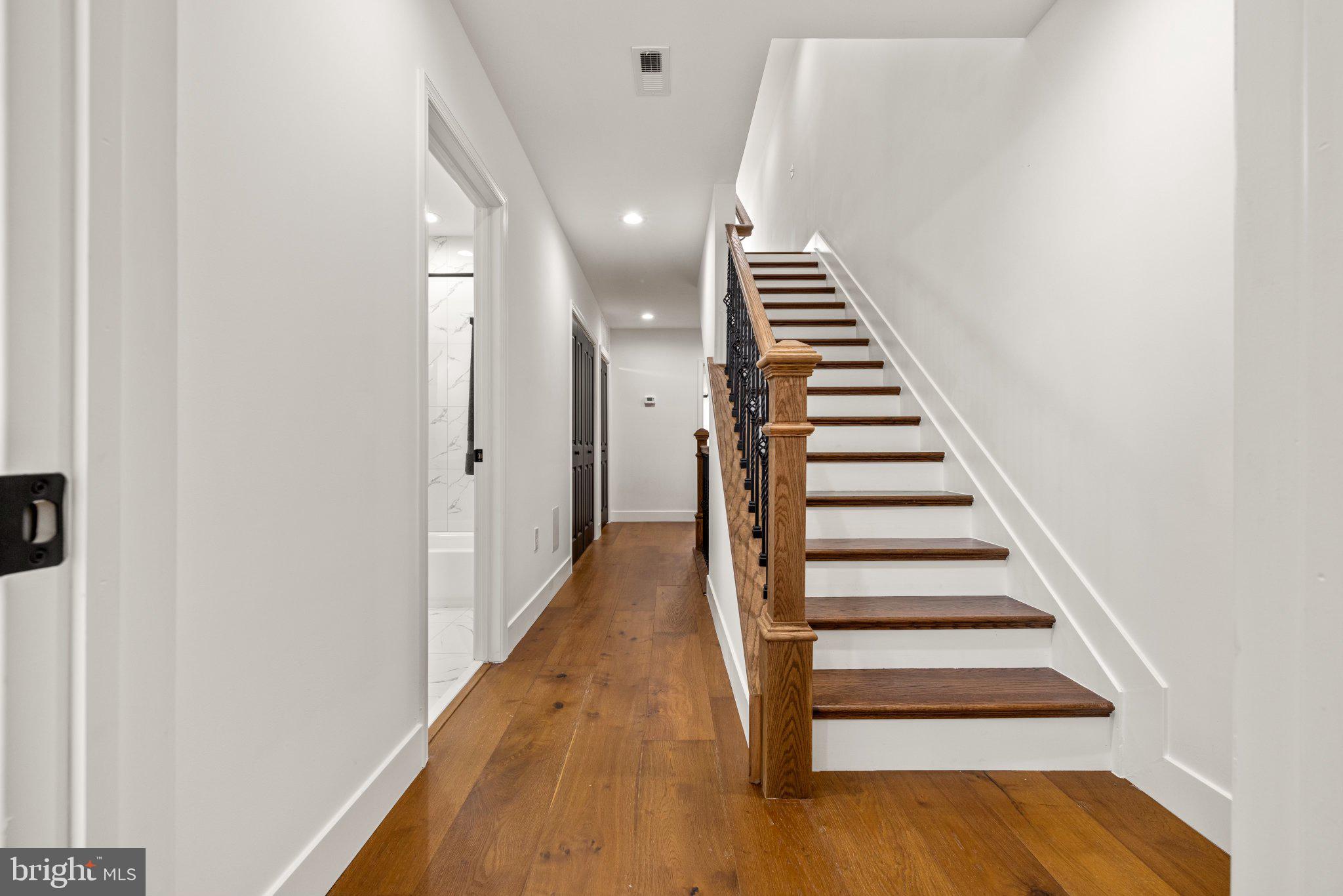 JOHNSTON SQUARE - Residential