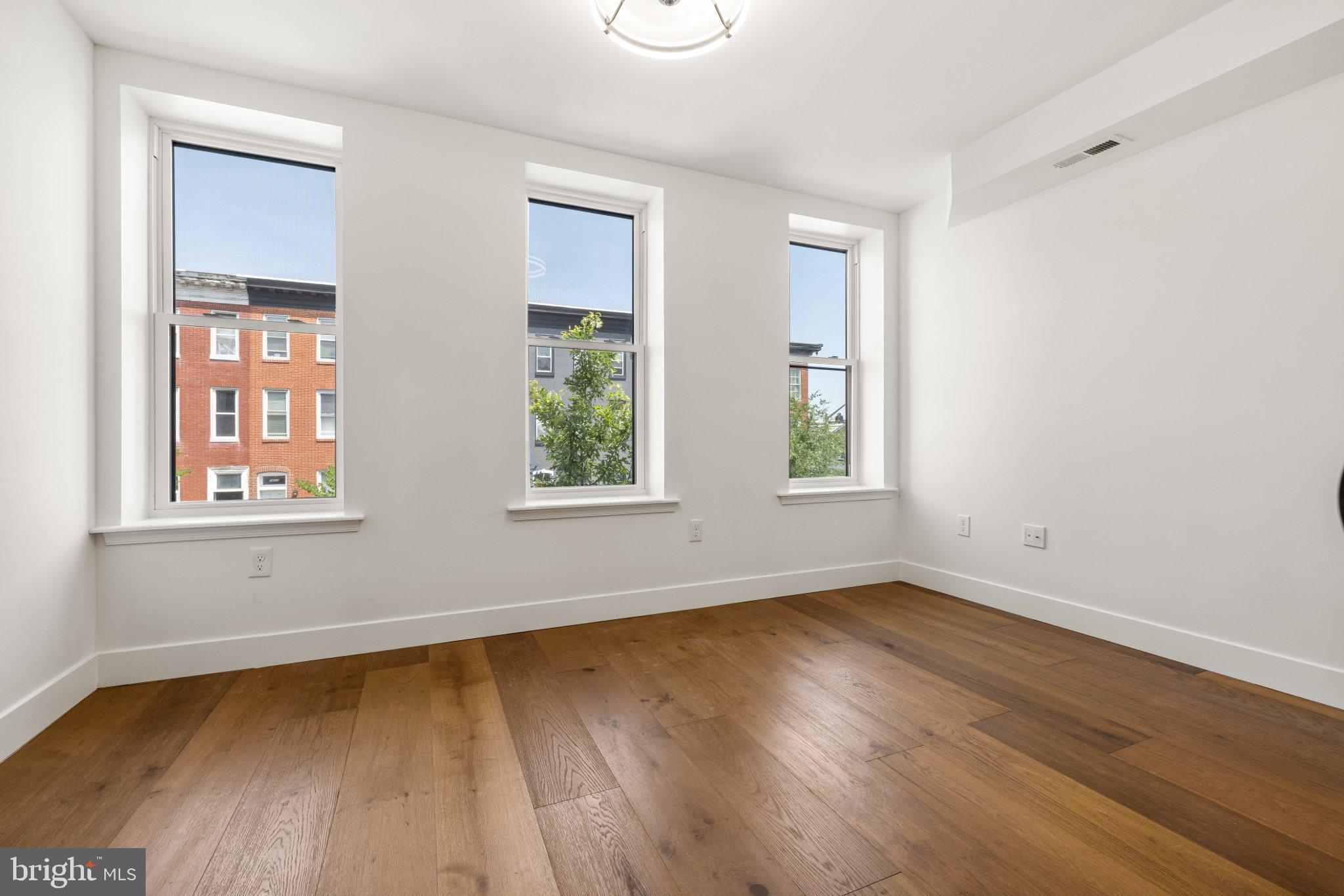 JOHNSTON SQUARE - Residential