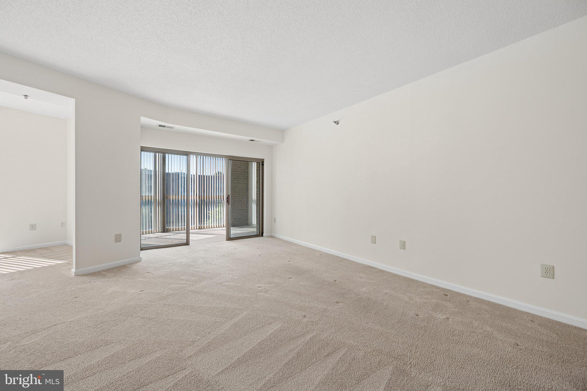 TURNBERRY COURTS AT LEIS - Residential