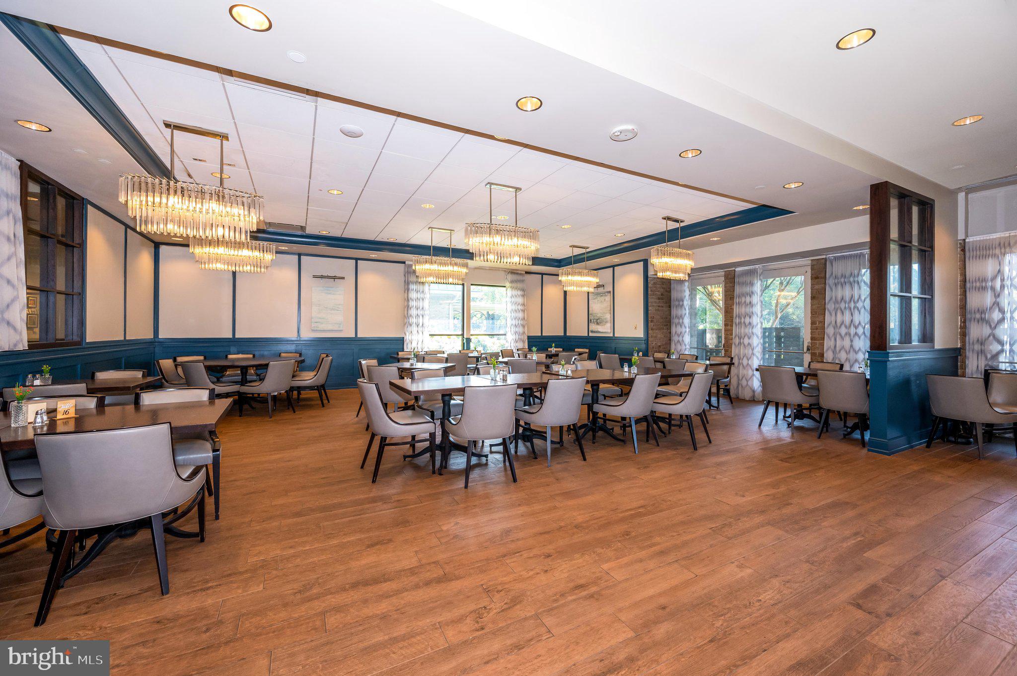 TURNBERRY COURTS AT LEIS - Residential