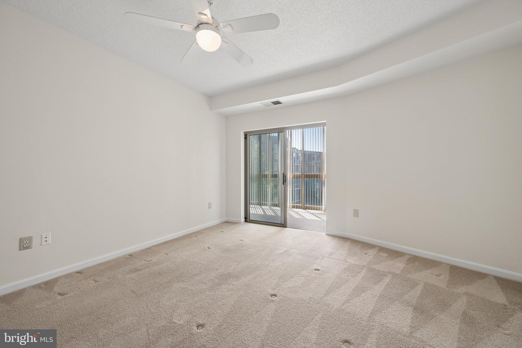 TURNBERRY COURTS AT LEIS - Residential