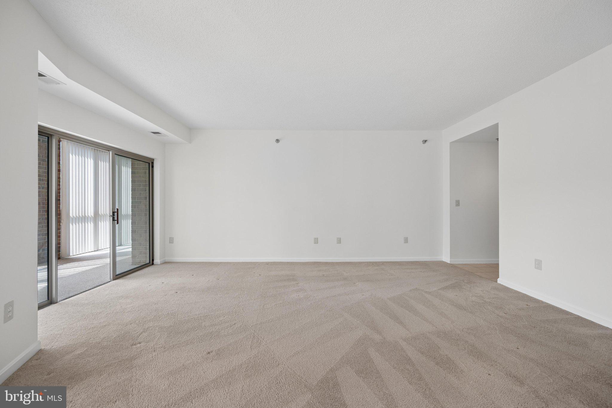 TURNBERRY COURTS AT LEIS - Residential