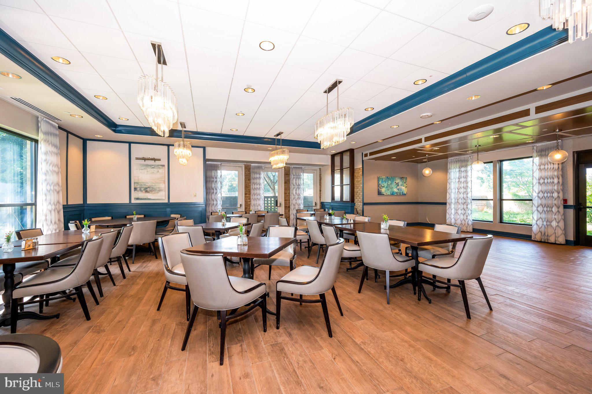 TURNBERRY COURTS AT LEIS - Residential
